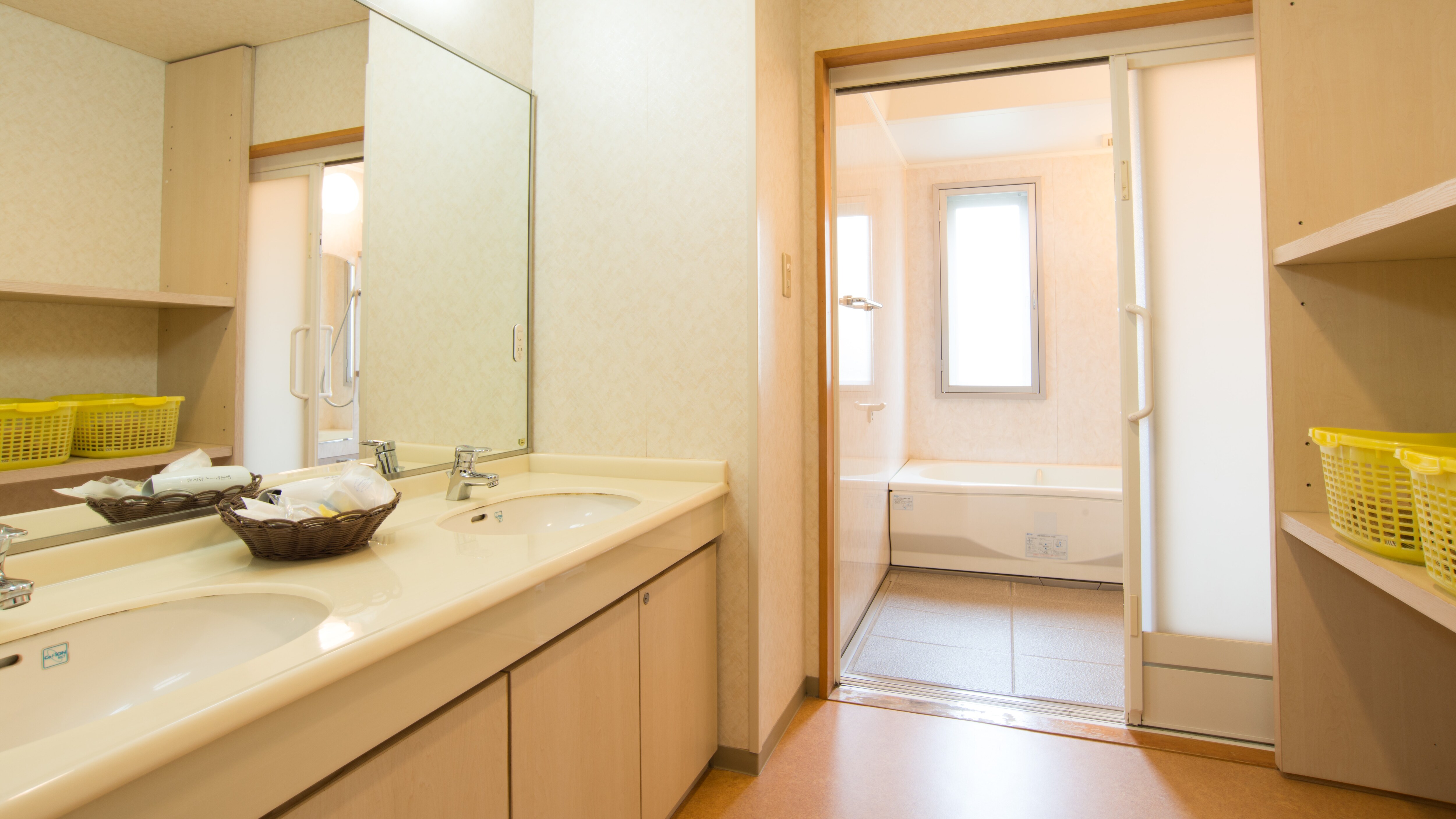 Japanese-style room (washbasin)