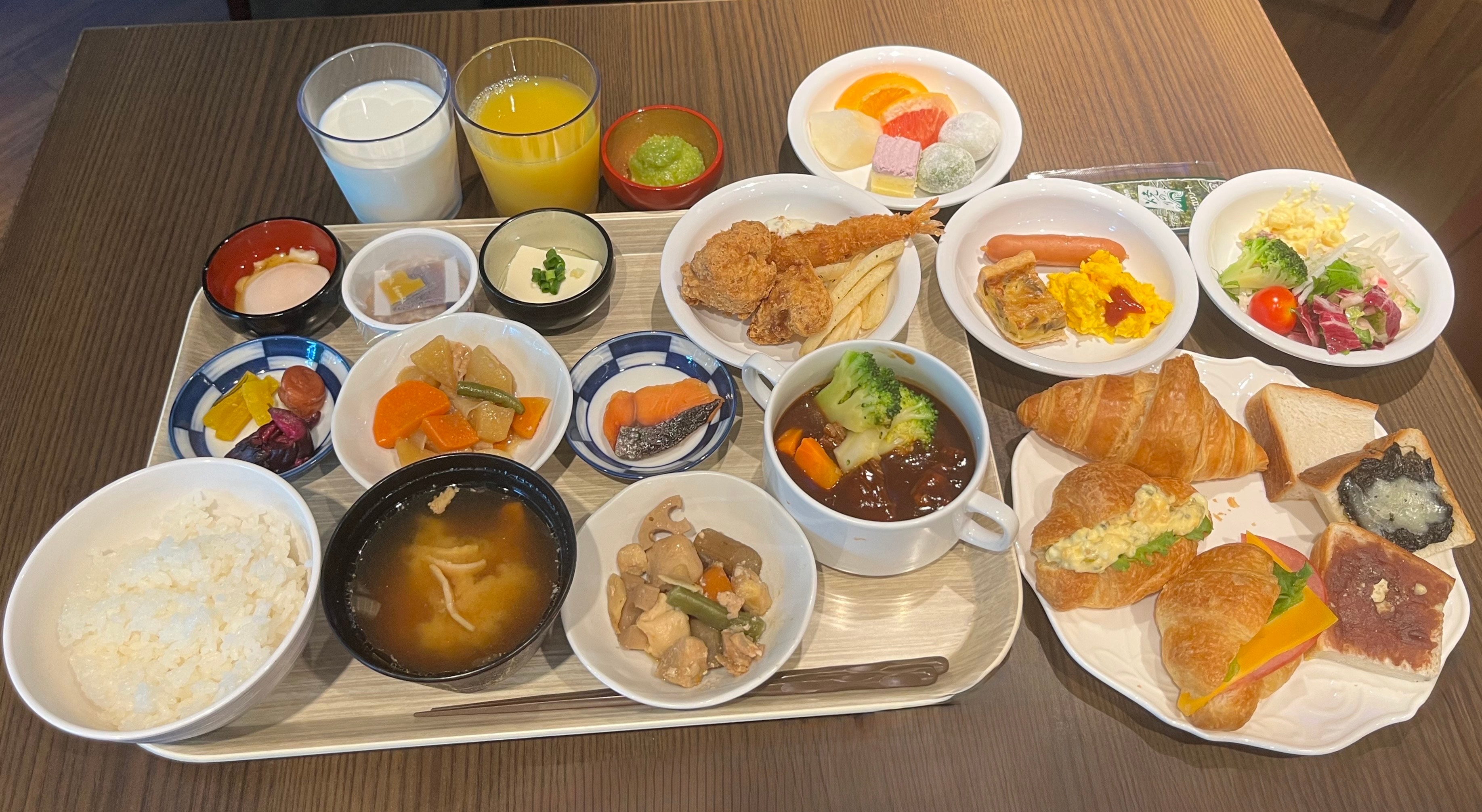 朝食