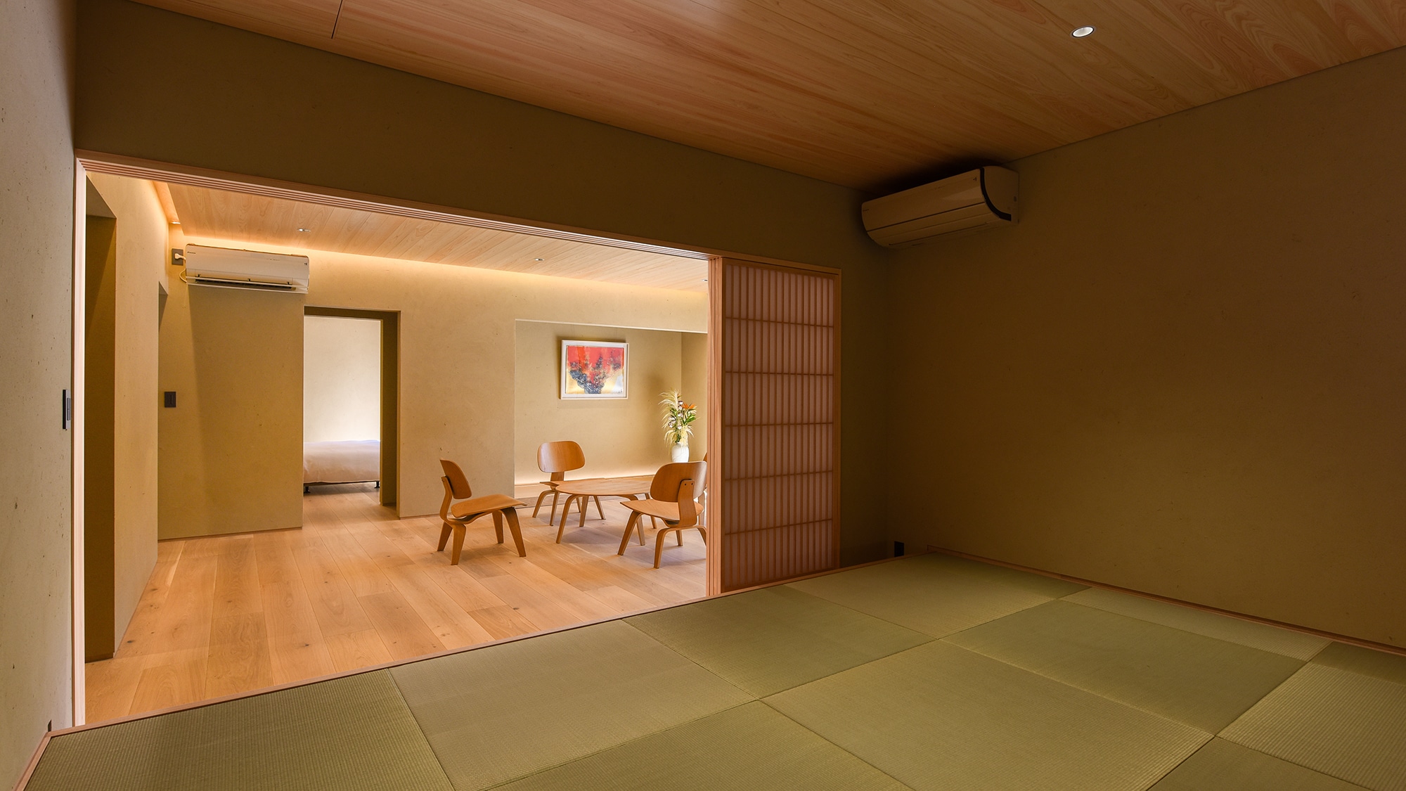 *Superior Japanese-Western room/Bedroom (Japanese-style room) 9 tatami mats Please stretch out your limbs and relax