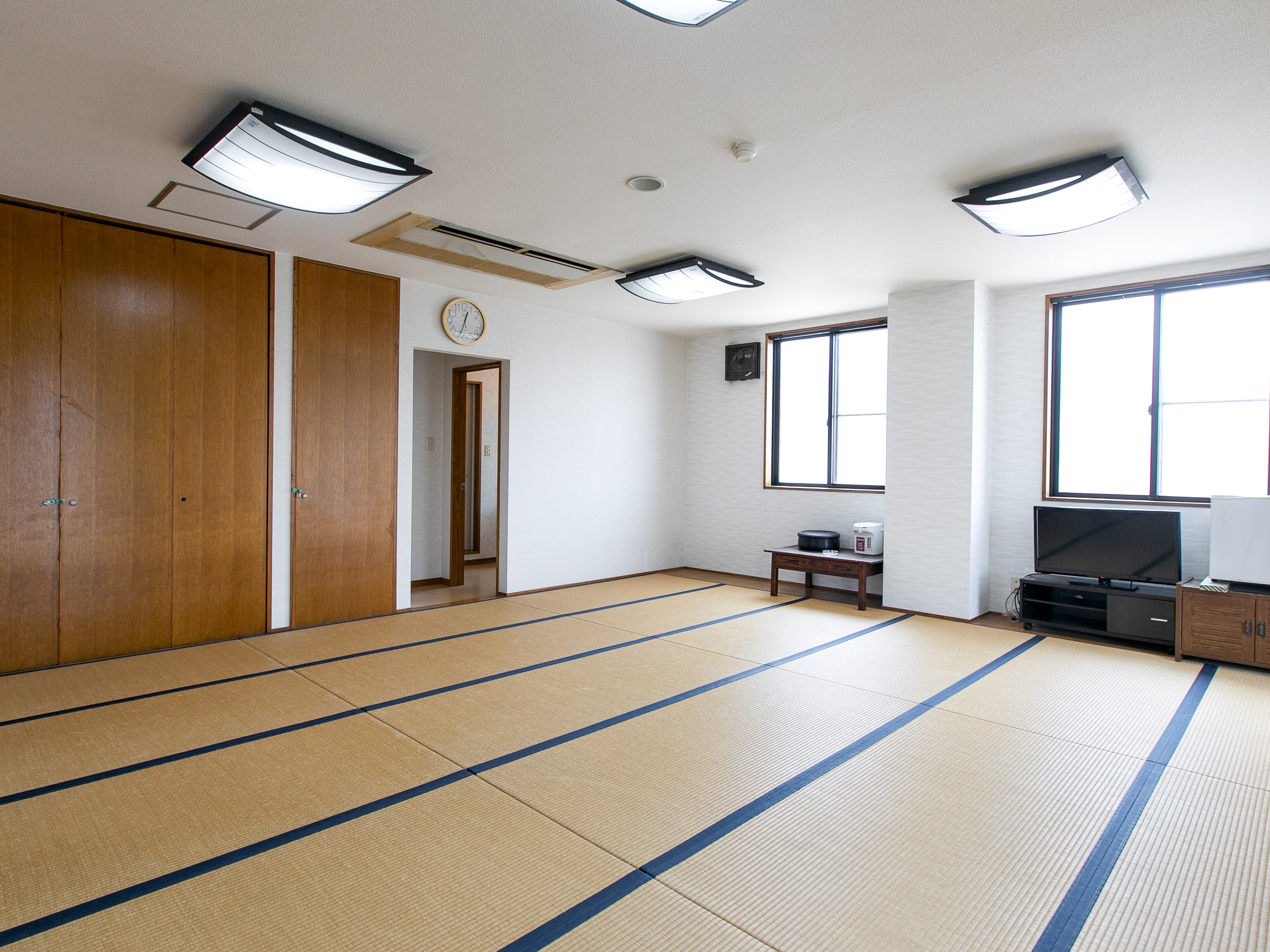Japanese-style room