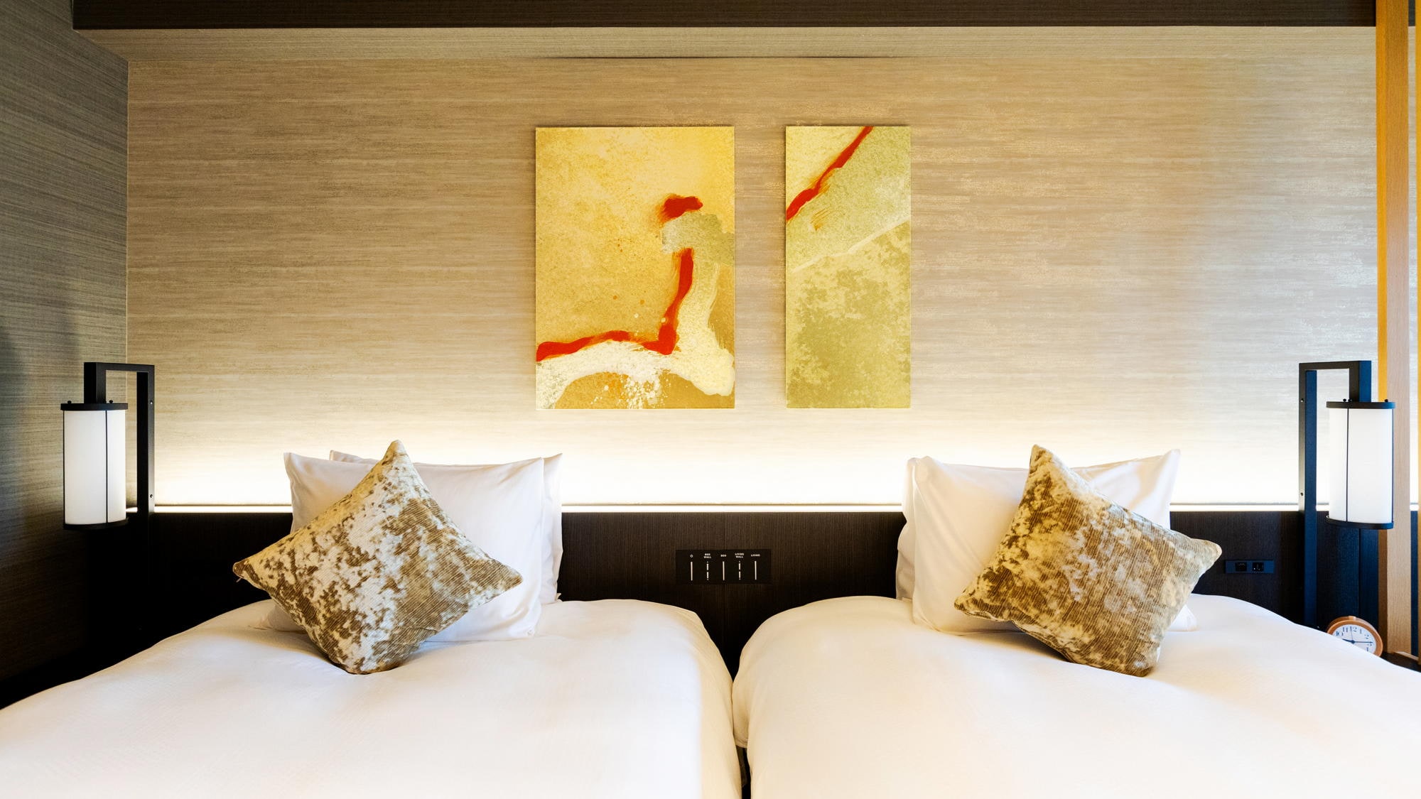 ◆West Wing Deluxe Room with Open-Air Bath (Japanese Style) | A relaxing room incorporating elegant Japanese design.