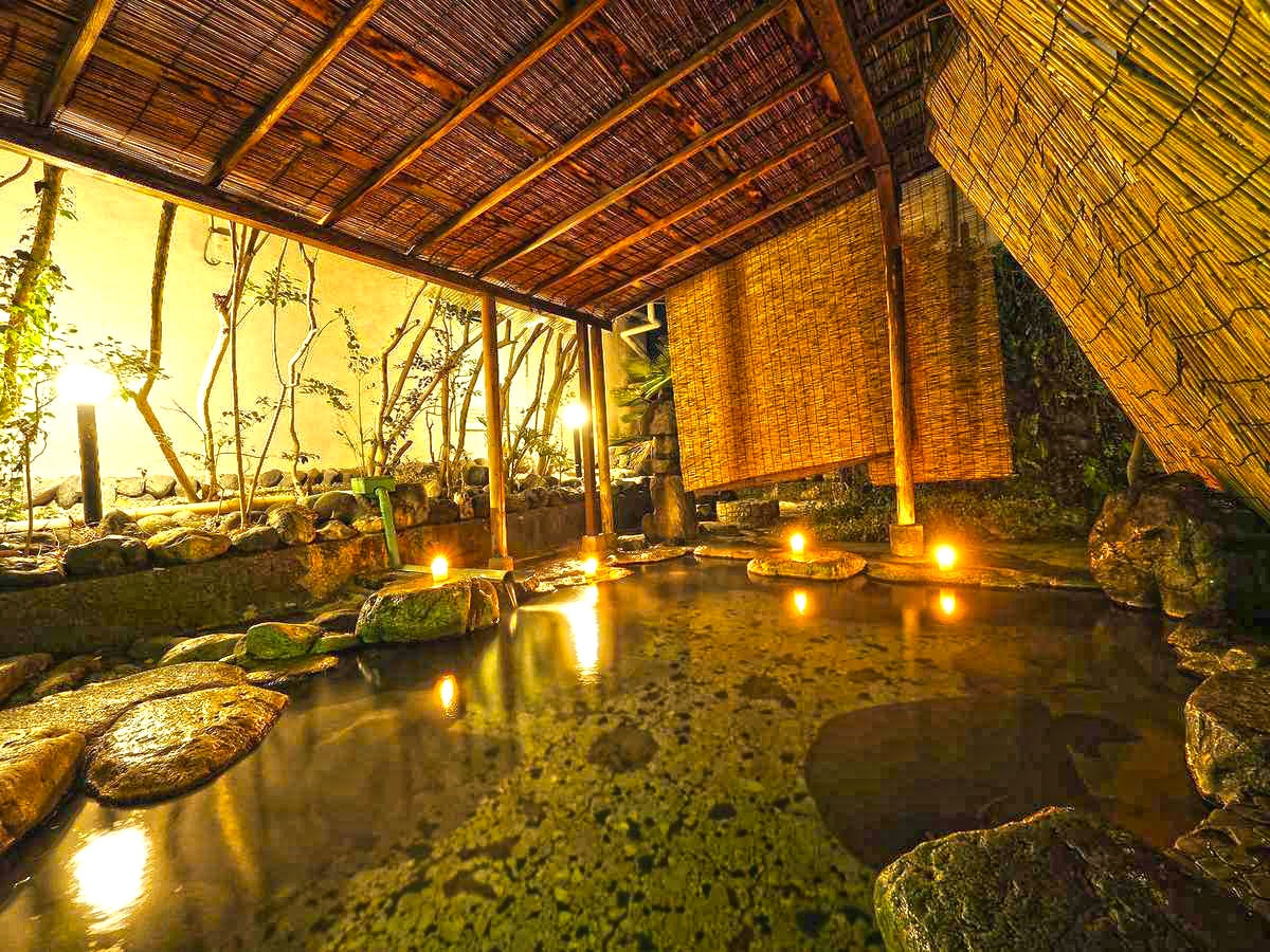 Open-air bath