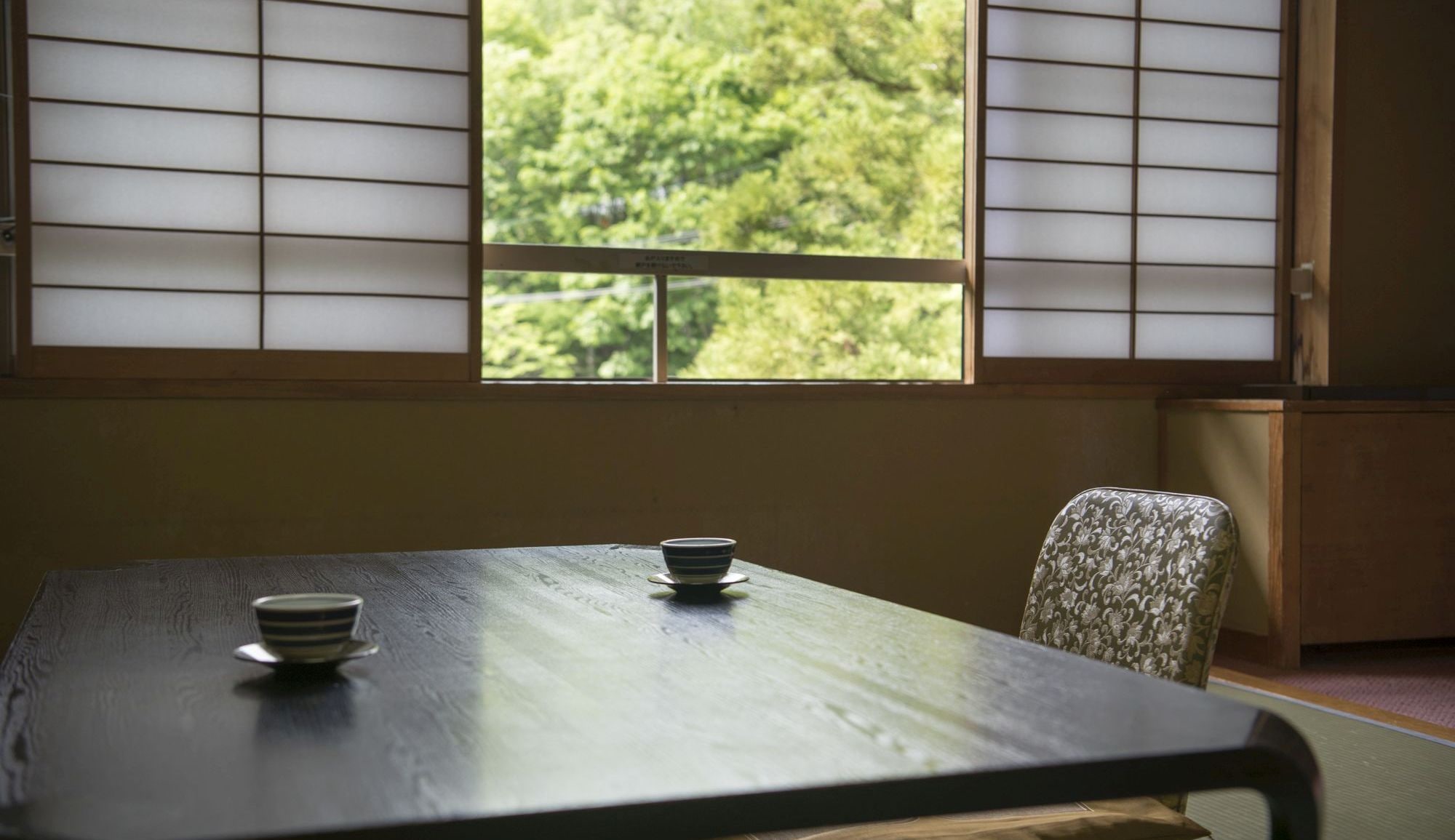 [Standard Japanese-style room 36 square meters, 10 tatami mats, capacity 5 people] Relax in a Japanese atmosphere while watching the four seasons of Zao