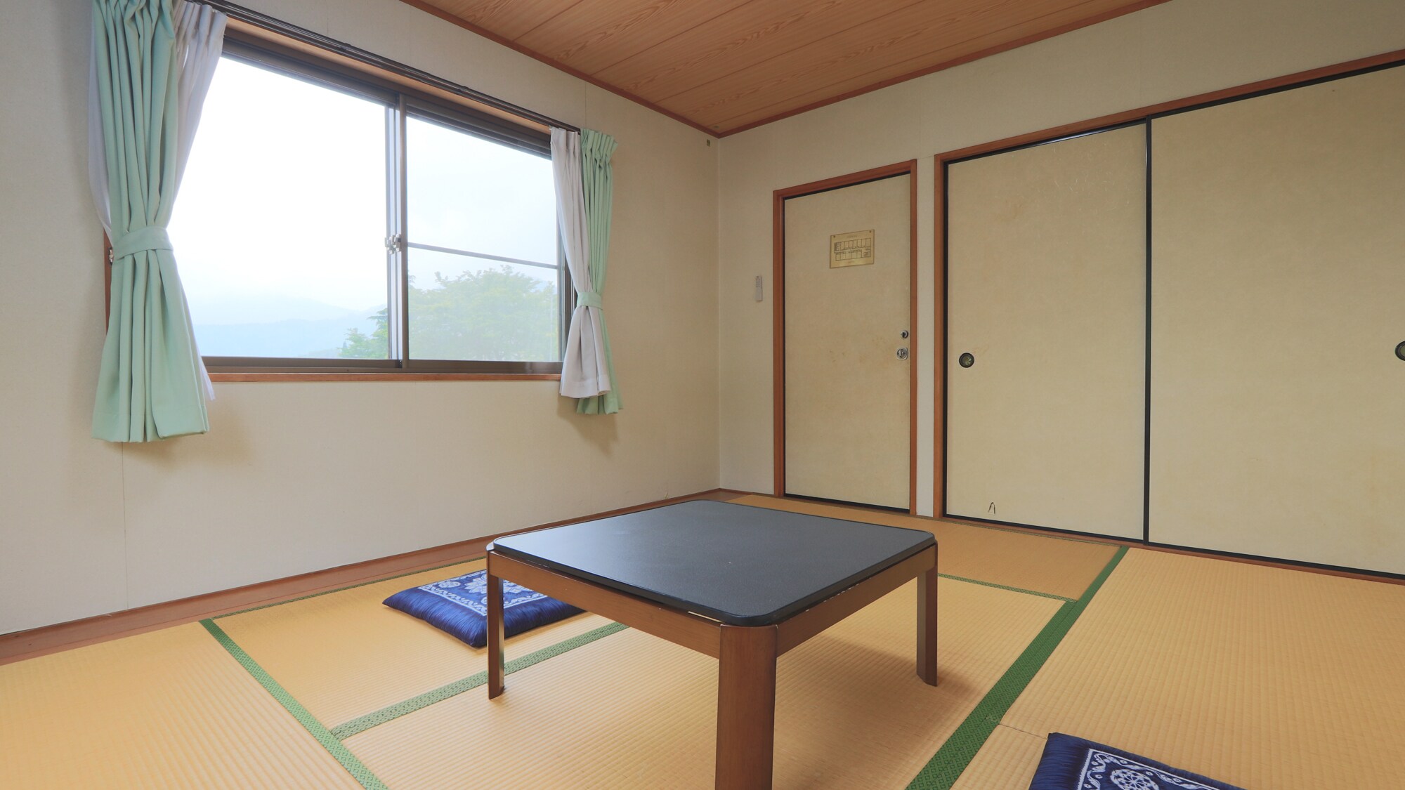 [6 tatami Japanese-style room]