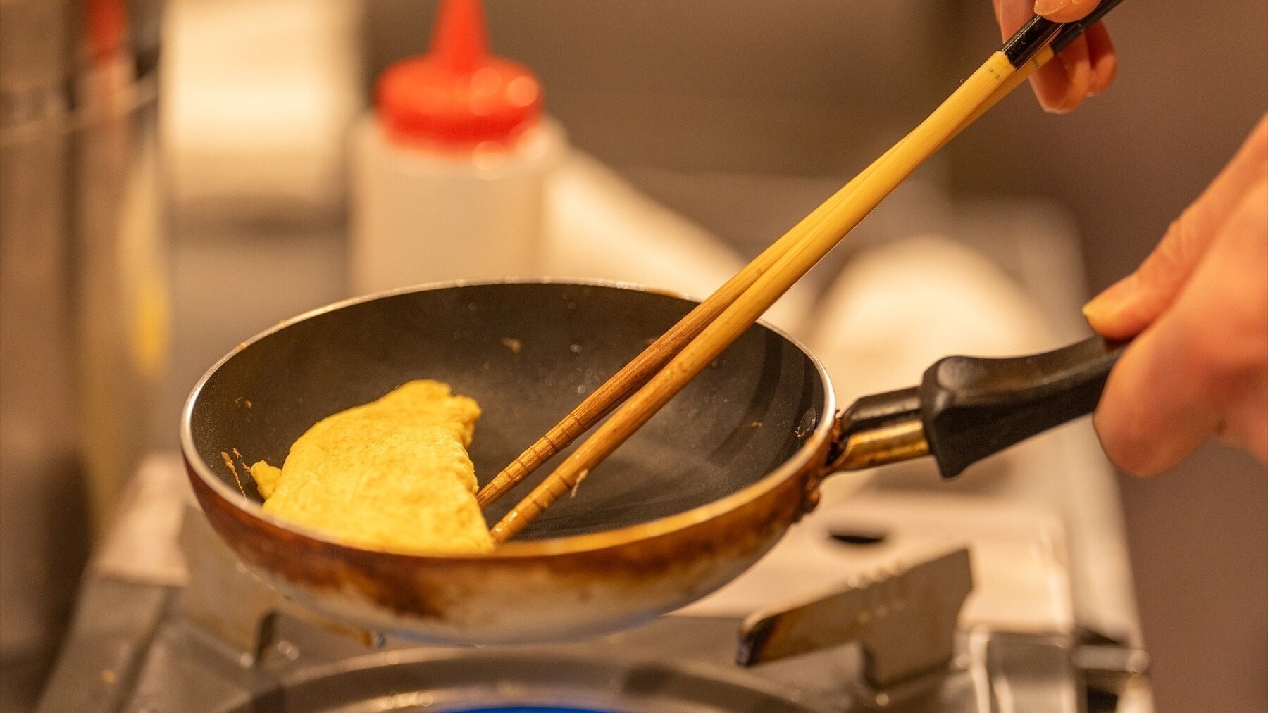 Trứng tráng mới làm cho bữa sáng