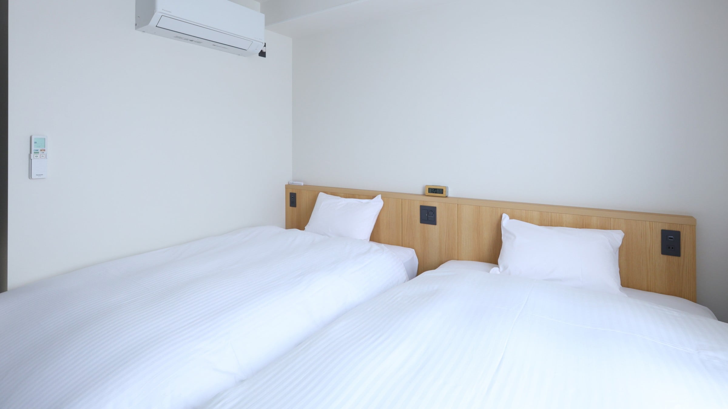 Non-smoking > Twin Room [17 sq m / Bed width 120 cm]