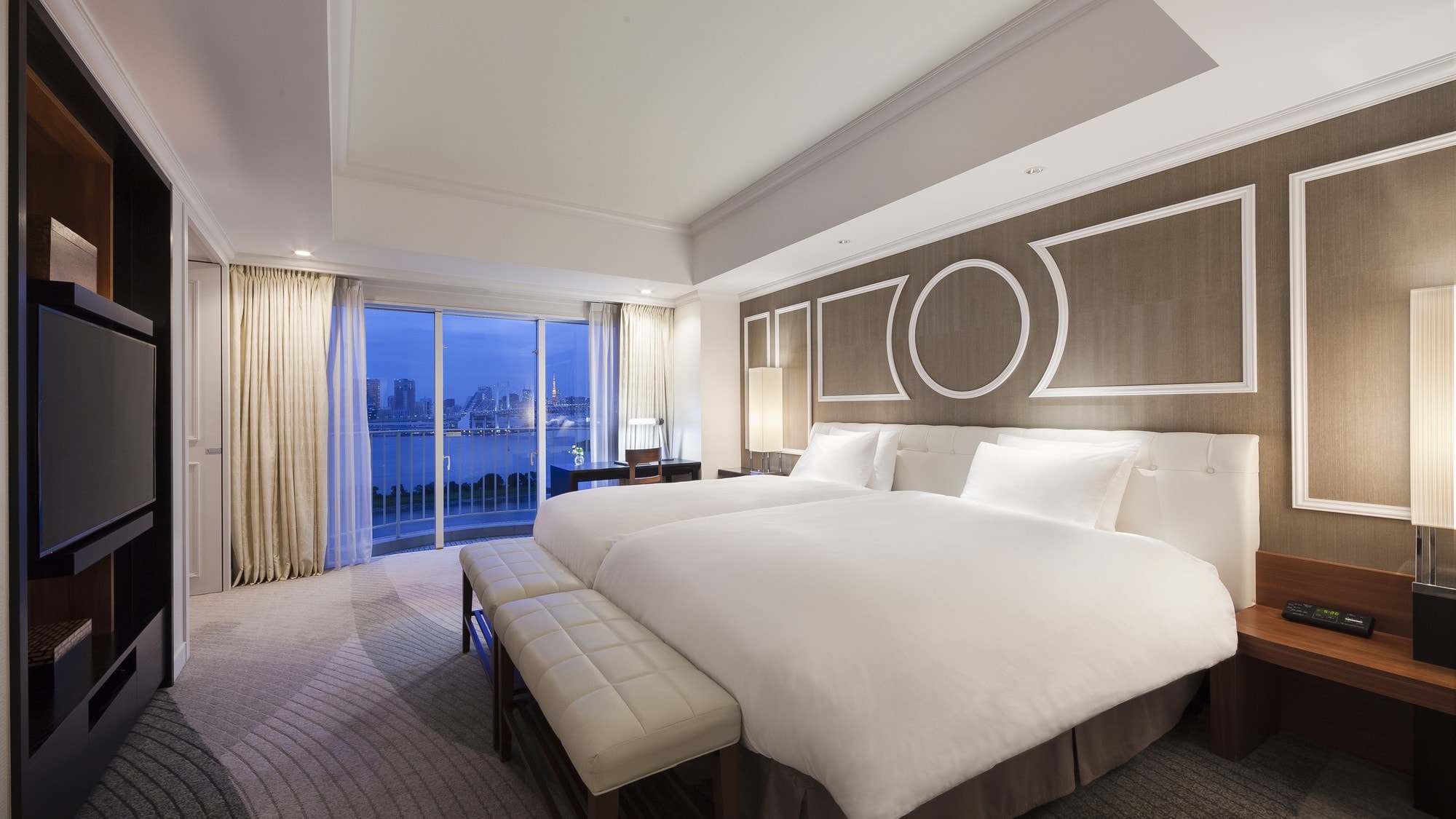 One bedroom suite twin