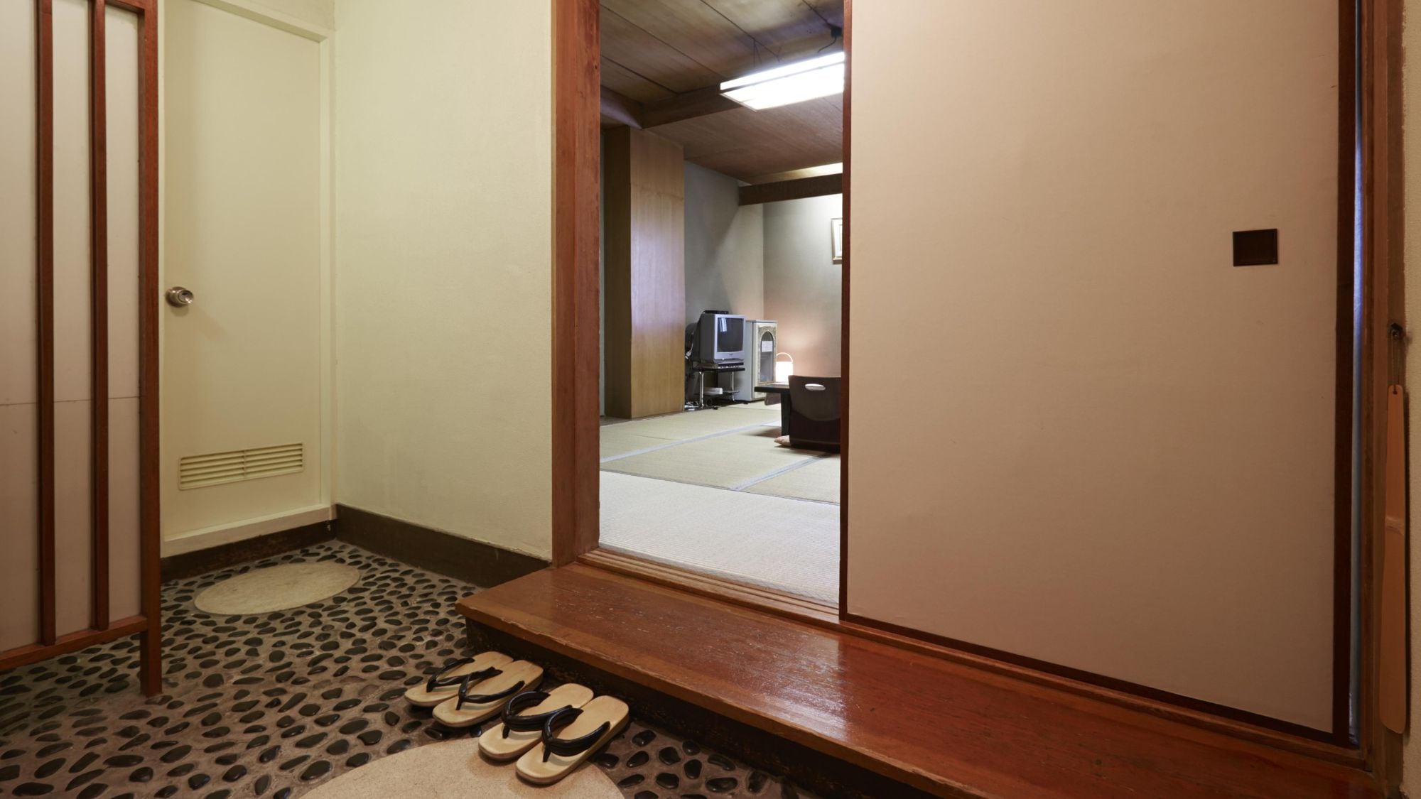 ◆Phòng kiểu Nhật với bồn tắm ngoài trời | Lối vào rộng rãi