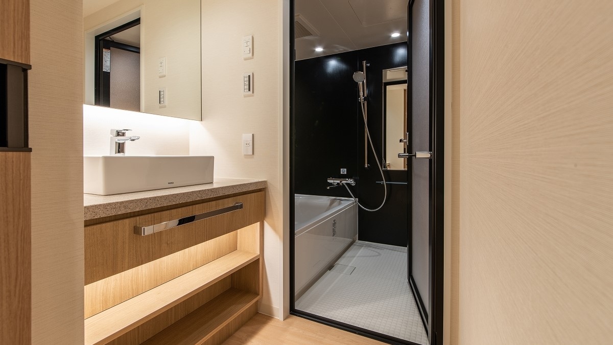 Superior Twin ■ All rooms have 3 independent water areas (bathroom with washroom, washbasin, and hand wash are independent)