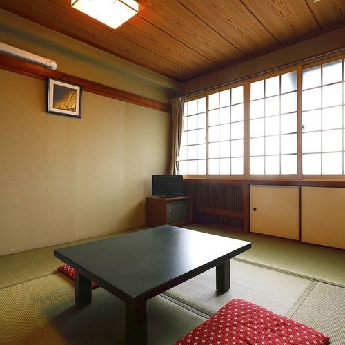 <Japanese-style room 8 tatami mats>