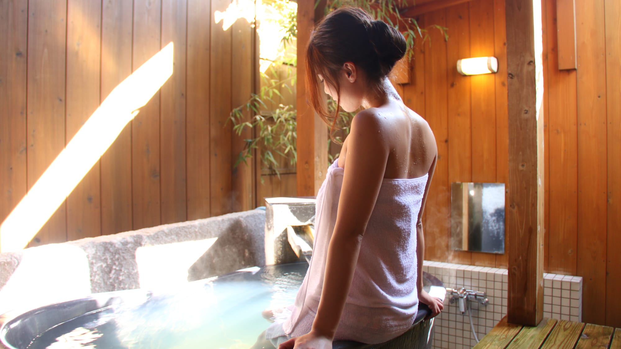 Rooms with natural hot spring foot baths and open-air baths