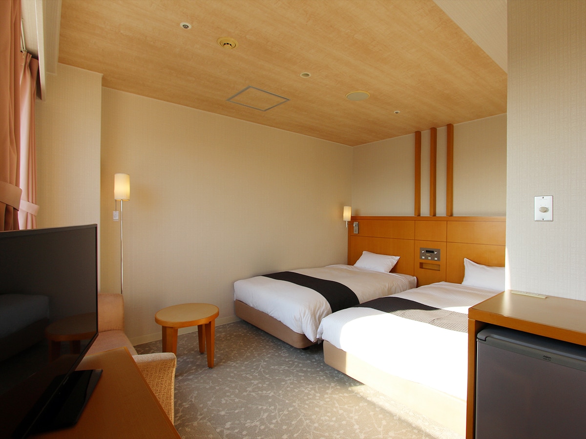 & times; Twin room (electronic cigarettes allowed)