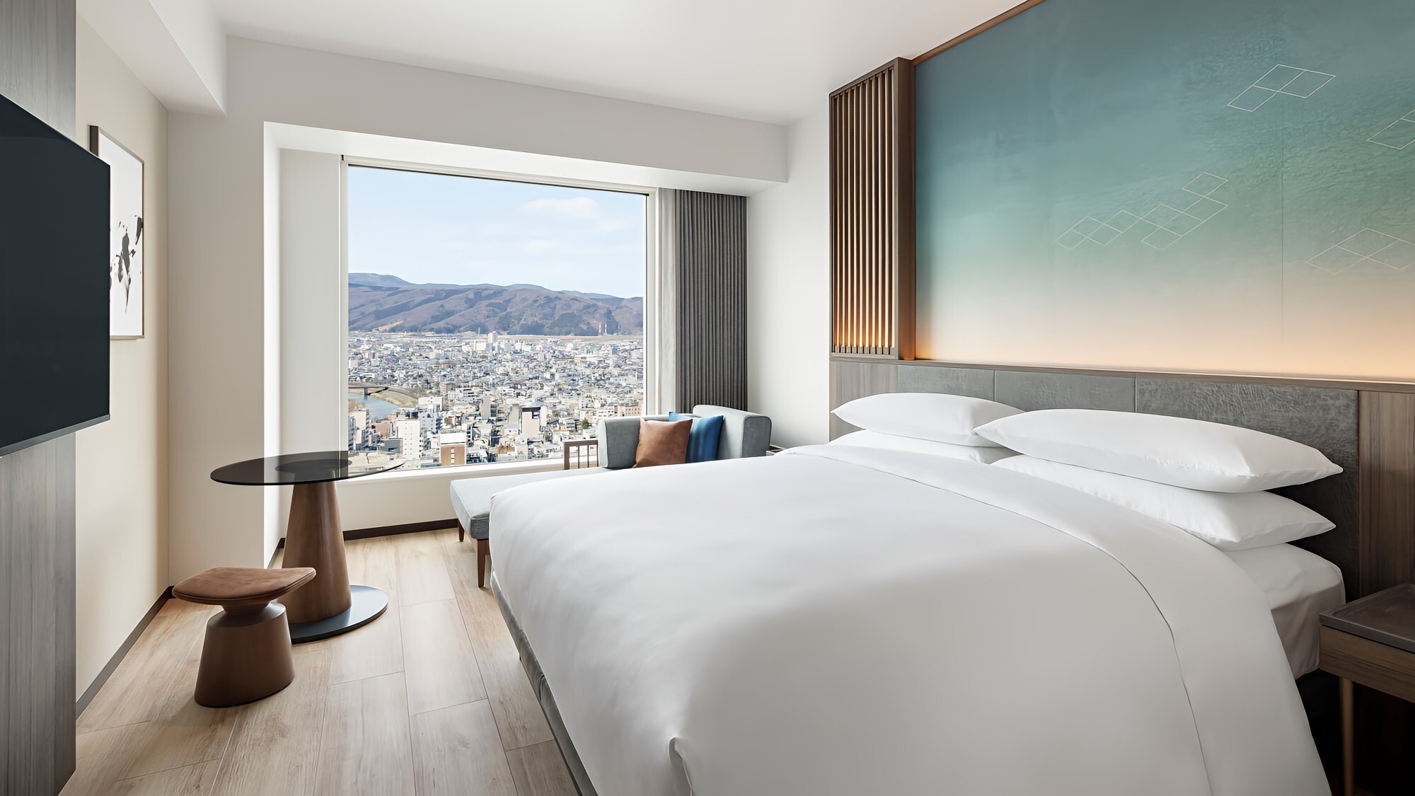 ■ Superior Room (King) / 25 square meters room with one king-size bed * Day bed available