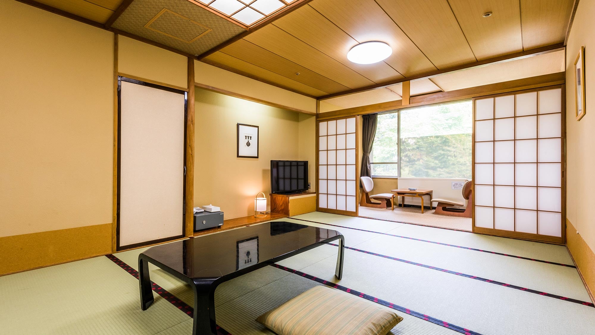 Standard Japanese-style room, 14 tatami mats, with indoor bath