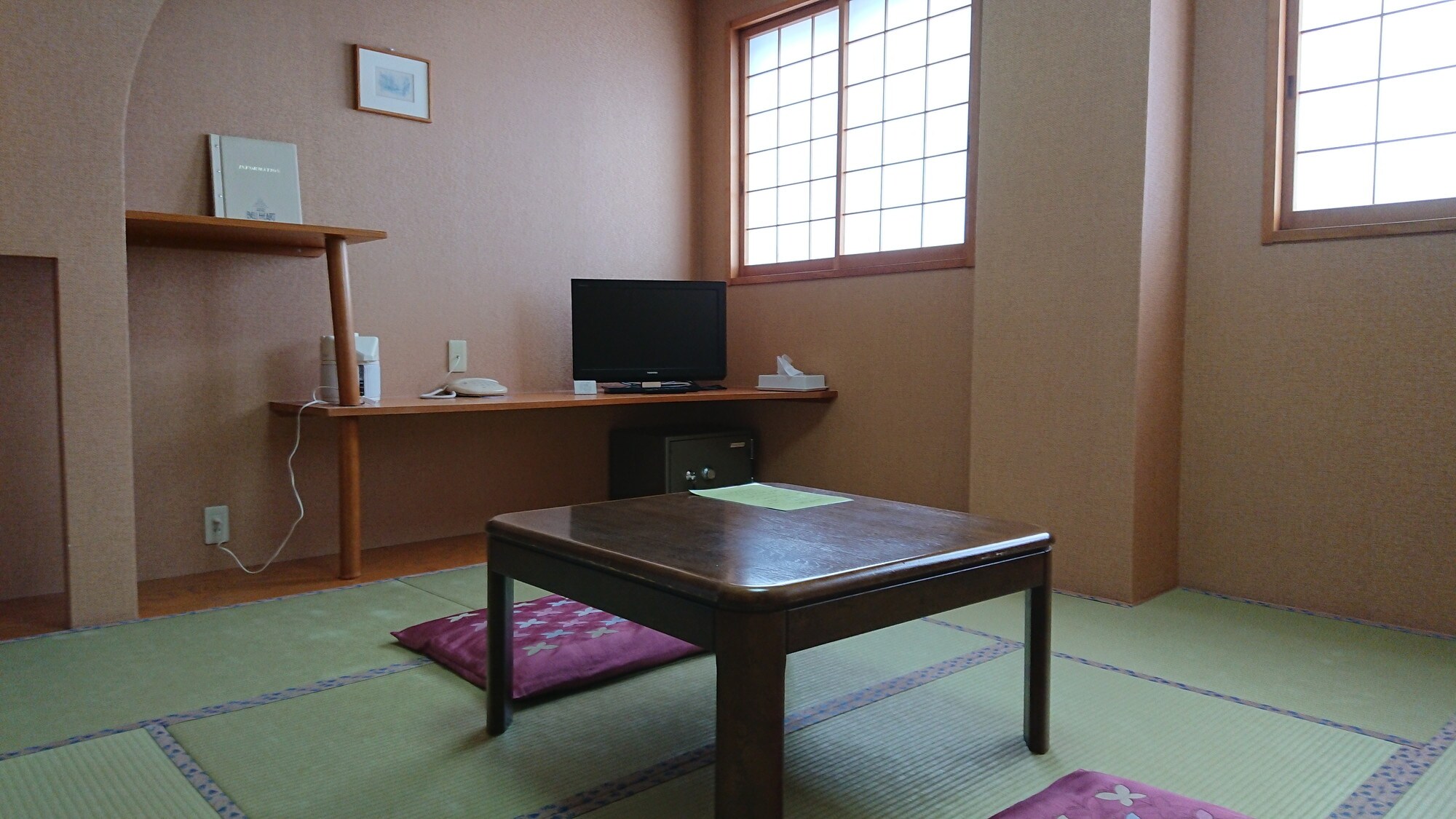 An example of a Japanese-style room with 8 tatami mats. You can stay in a calm Japanese atmosphere without hesitation.