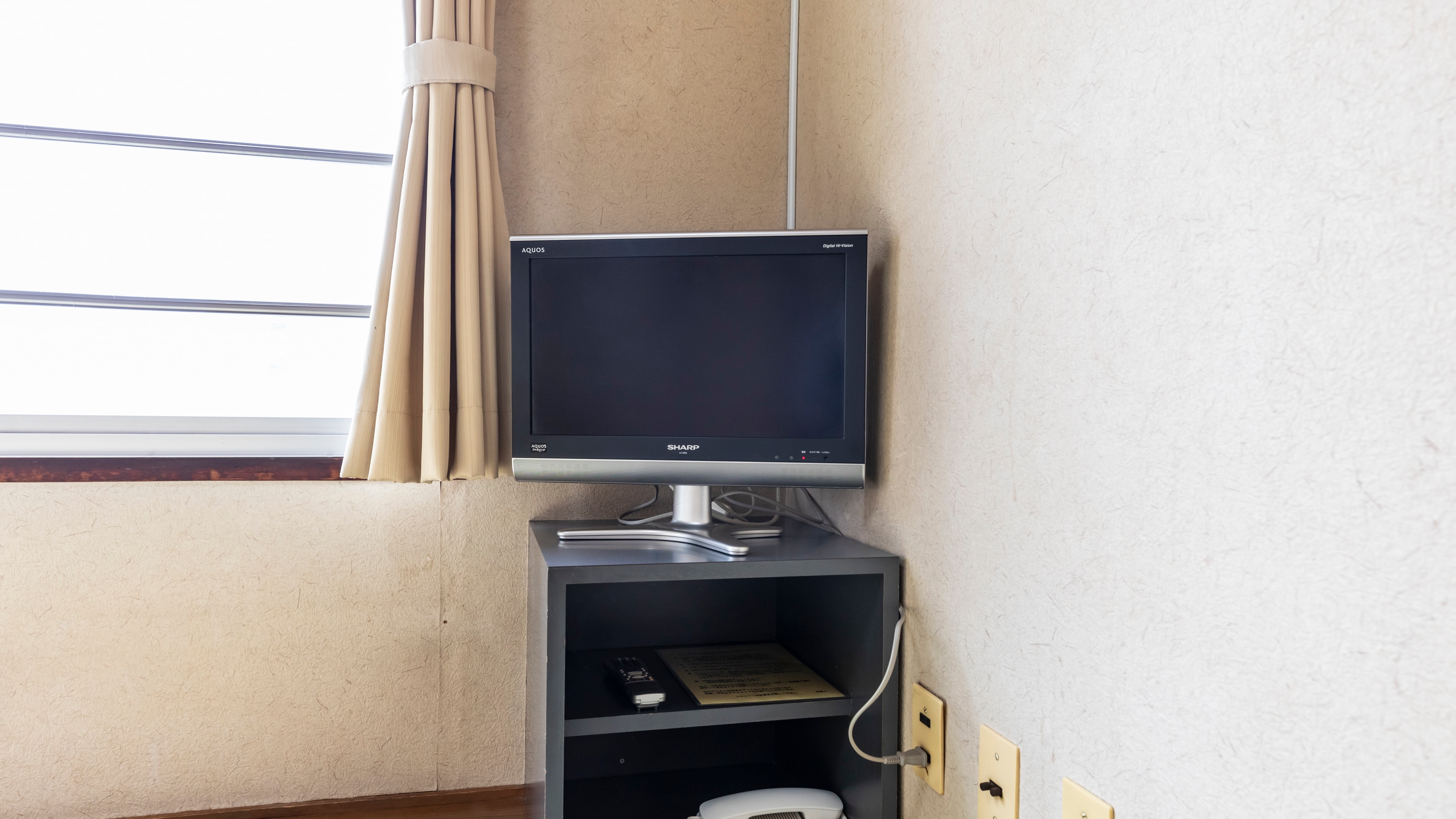 Japanese-style room for 1-2 people (shared bath and toilet)
