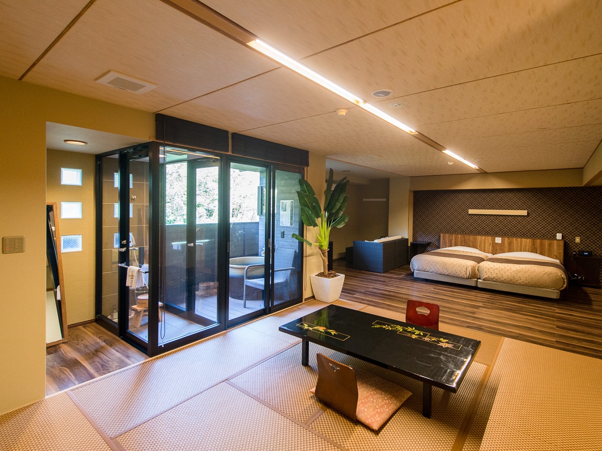 [Room with open-air bath] Simmons bed special Japanese-style room <Suite>
