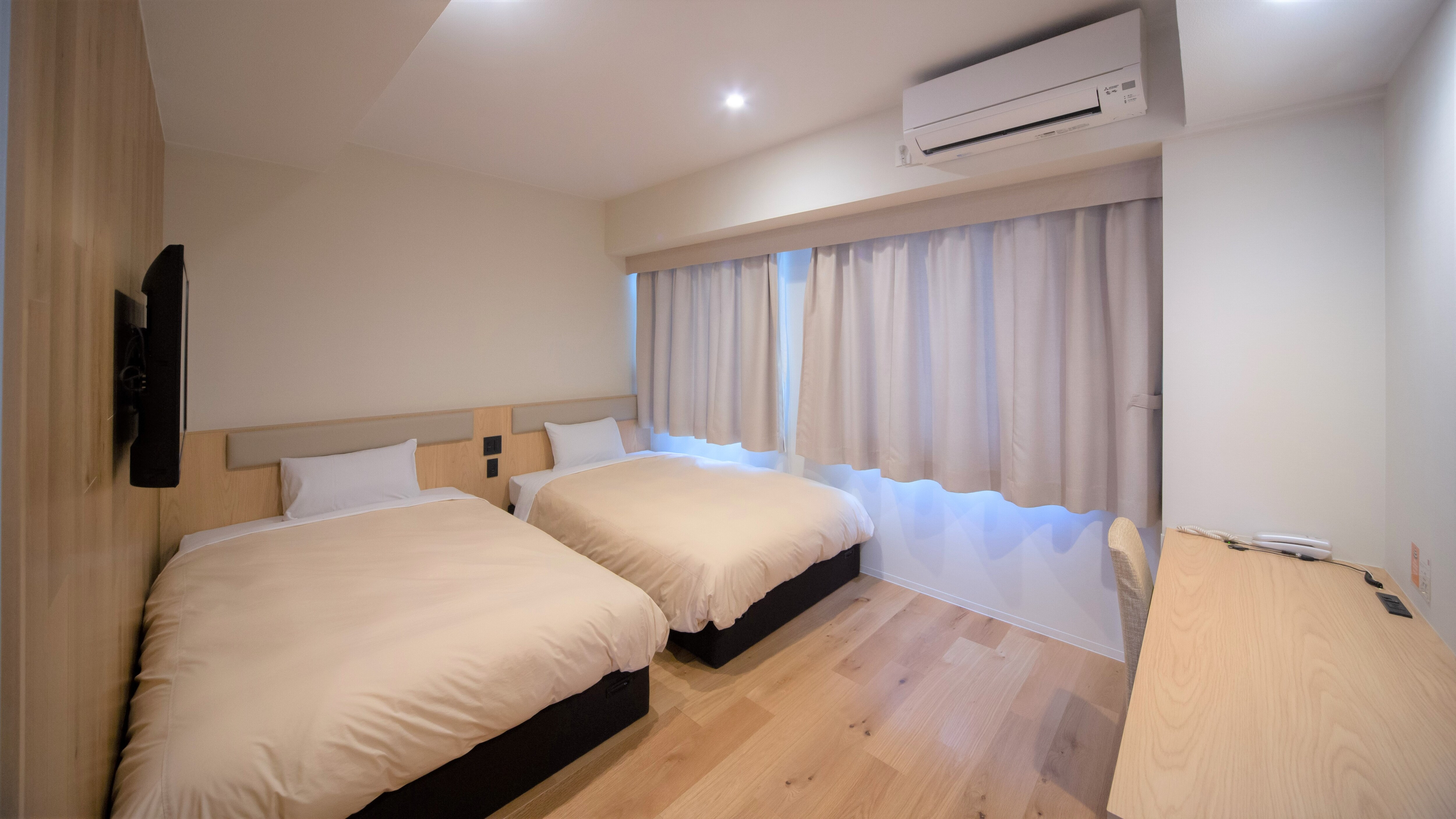 Equipped with a large LCD TV [Twin room]