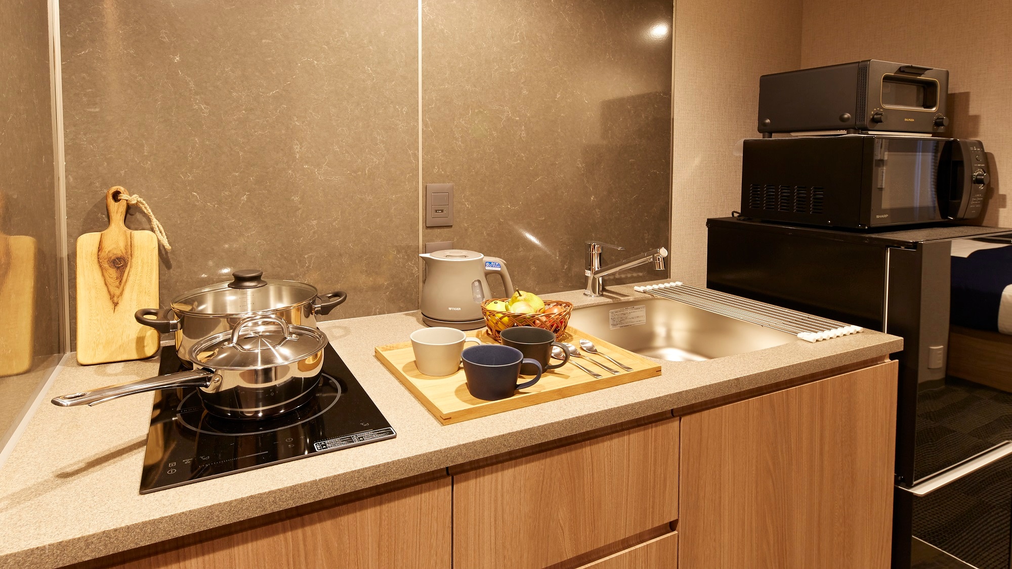 Semua kamar memiliki dapur! Peralatan memasak dan alat makan juga disediakan.