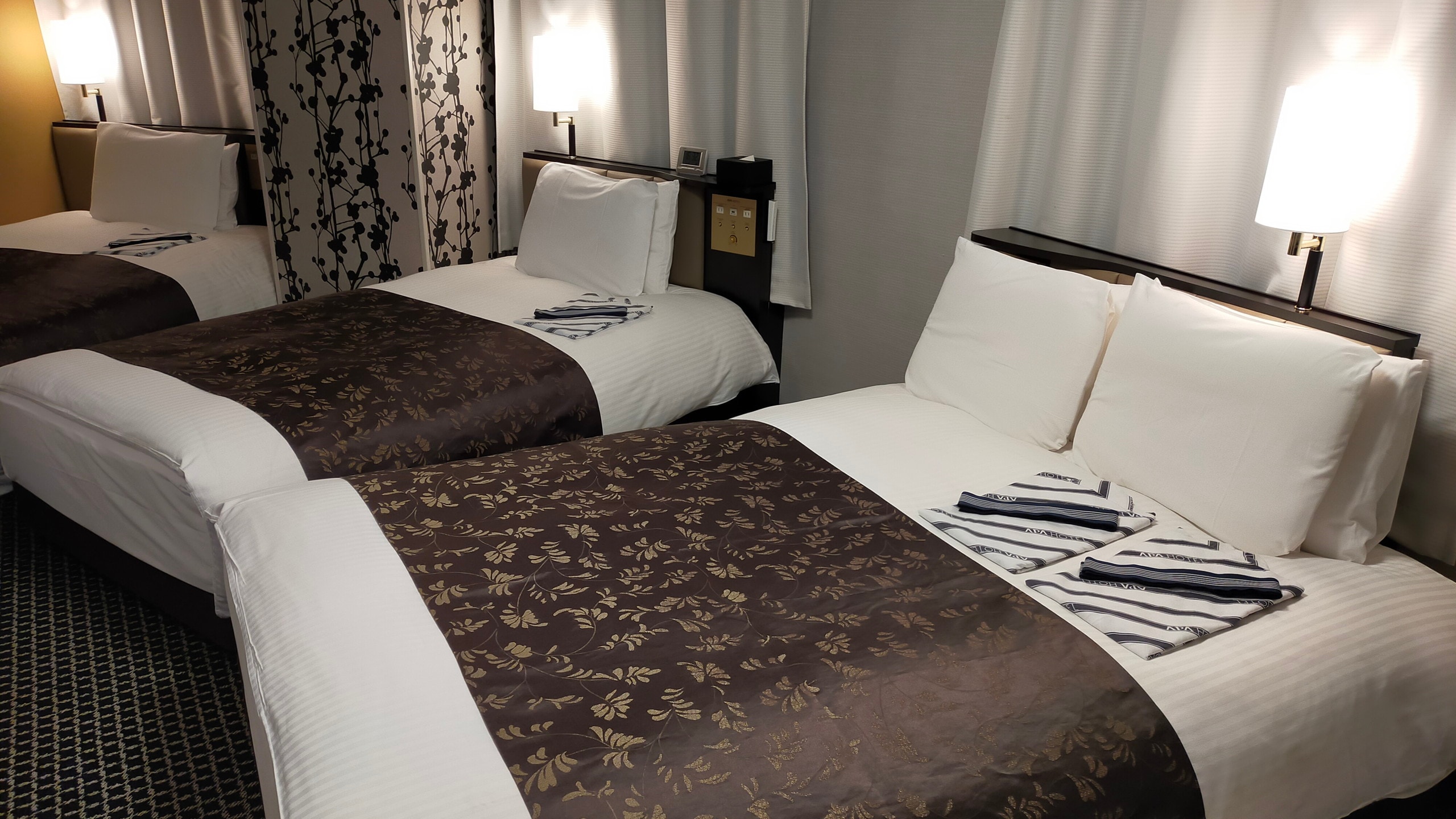 Fourth room (2 single beds + 1 double bed)