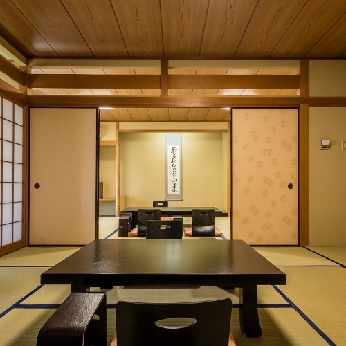 Mountain-side deluxe room [Japanese-style room 12 tatami mats + 10 tatami mats + veranda] Capacity 7 people. The two-room suite is ideal for group travel