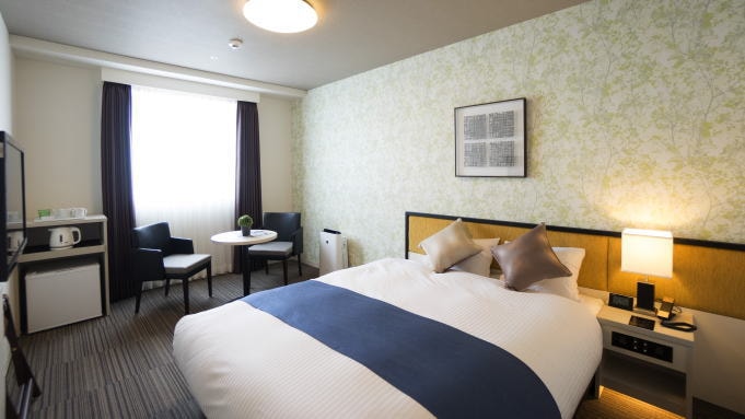 Standard double (accommodates up to 2 people!)