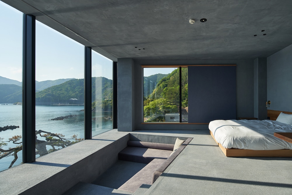 [Terpisah] Grand Suite dengan Pemandangan Spektakuler (Kamar 401)