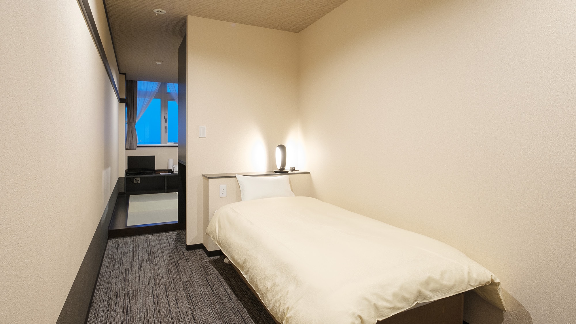 Twin room Japanese-Western style. This is a stylish and comfortable room. *You cannot specify the view.