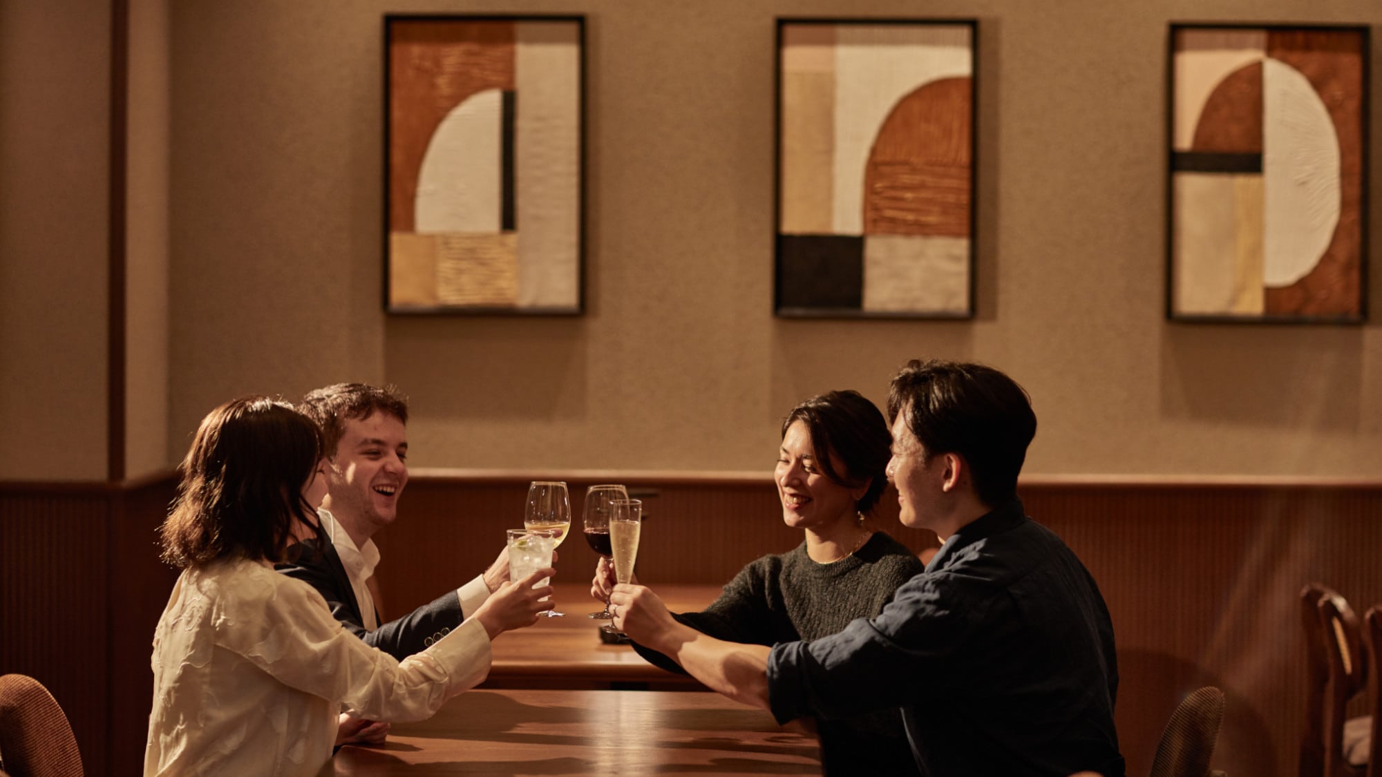 [CROSS TIME CROSS BE] ภายในร้าน