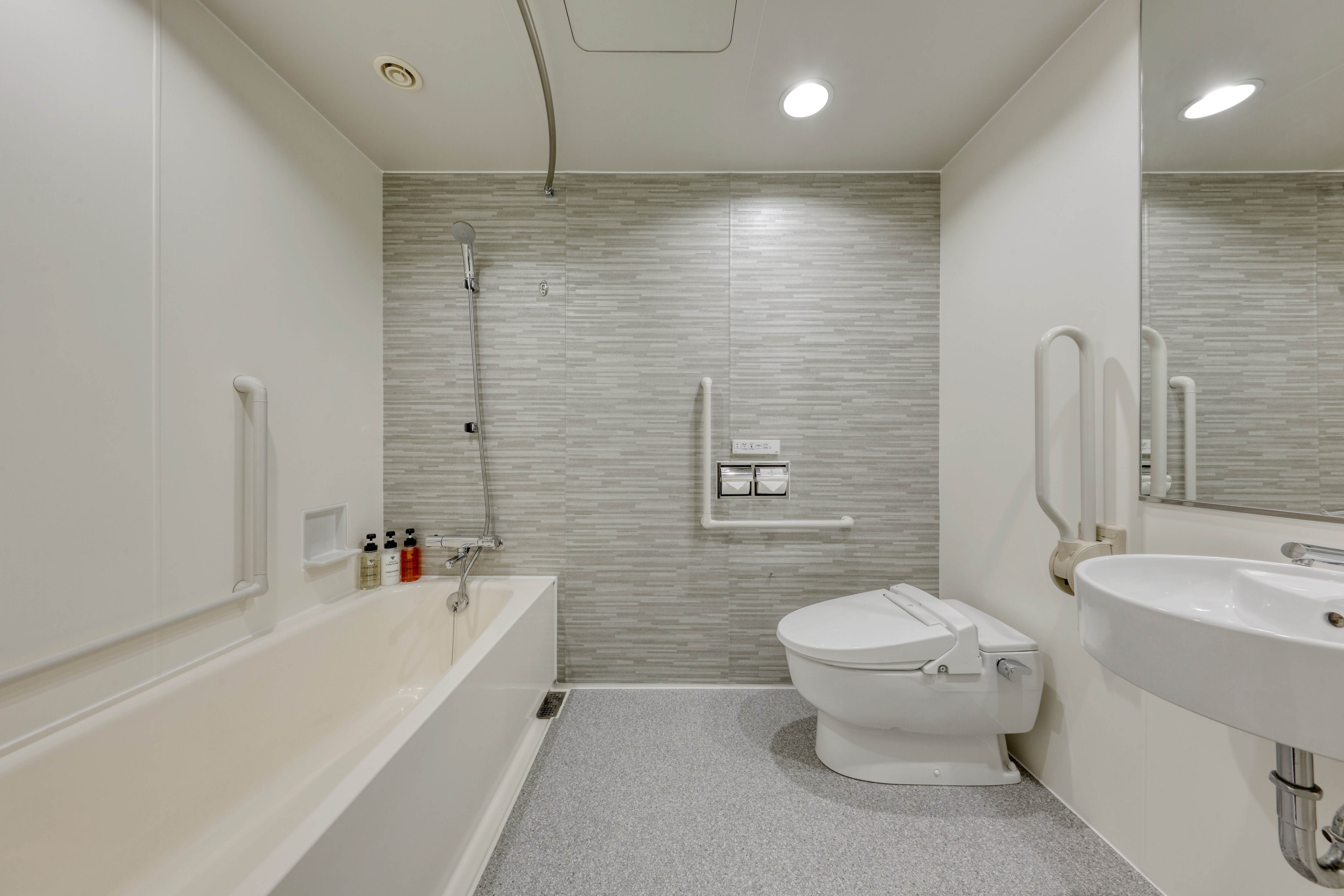 [Kamar yang direnovasi] Kamar mandi universal