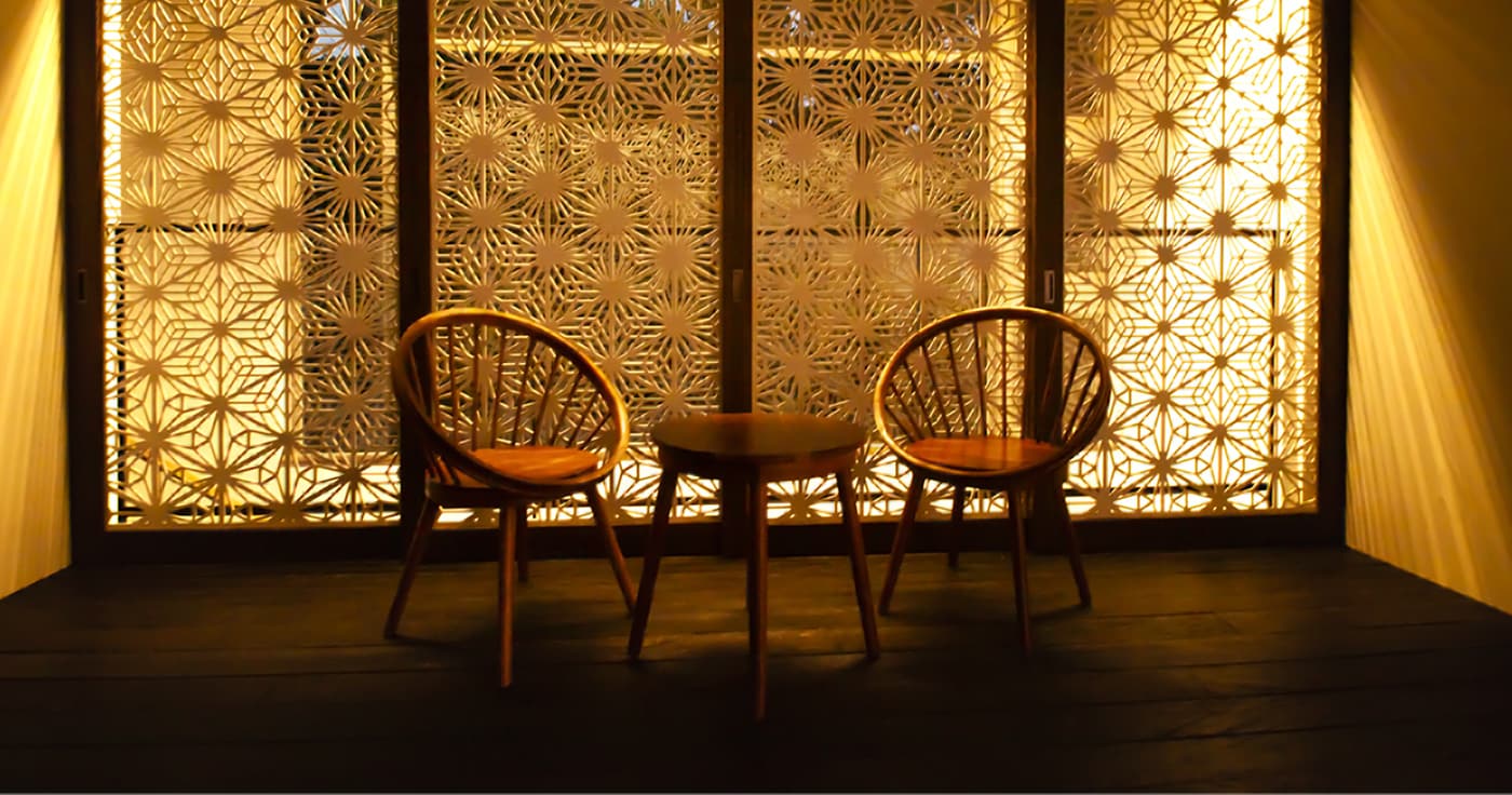 We offer a variety of interior designs by Okinawa's leading artists and Southeast Asian artists.
