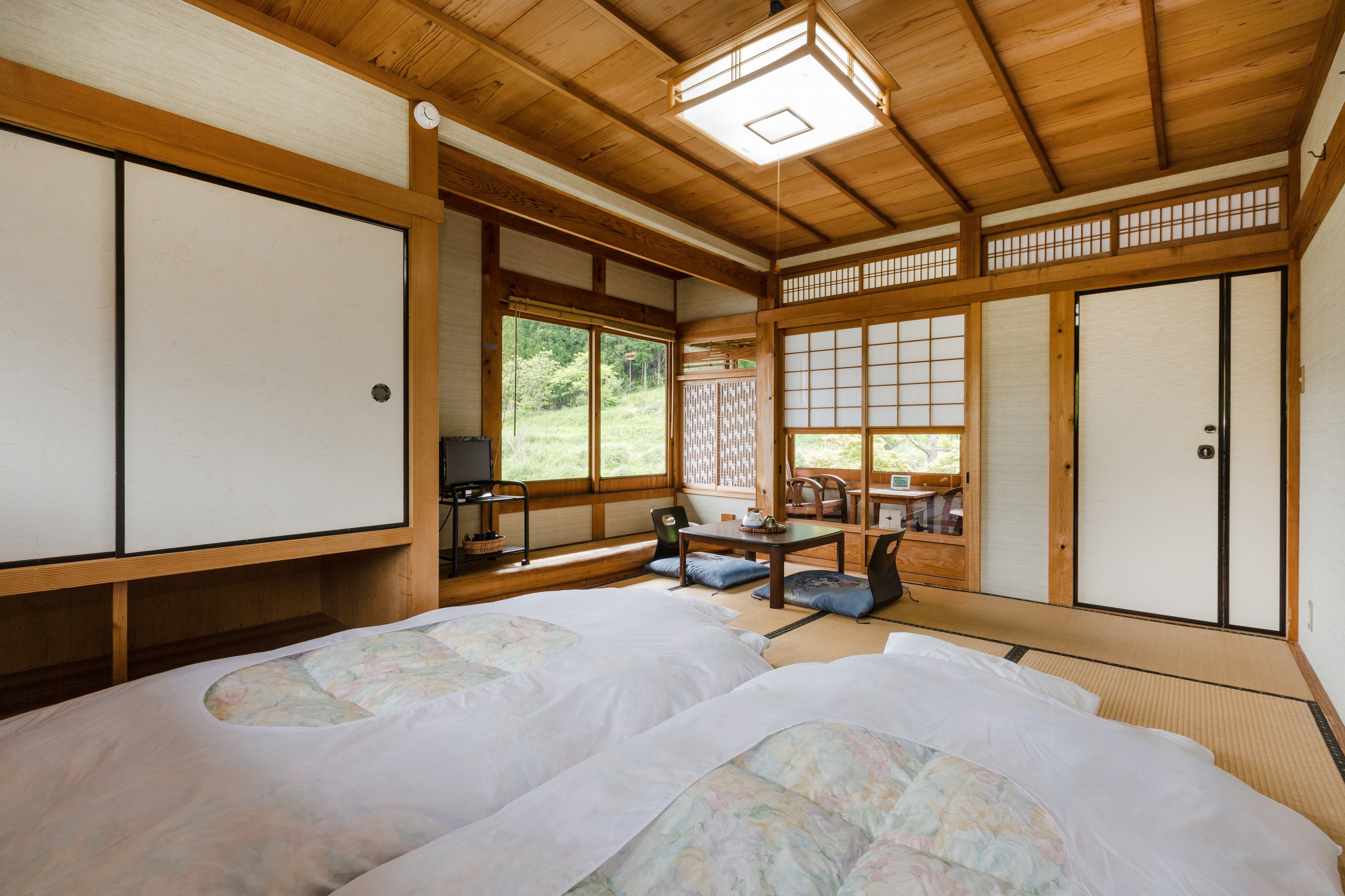 Showakan Wild Chrysanthemum Room