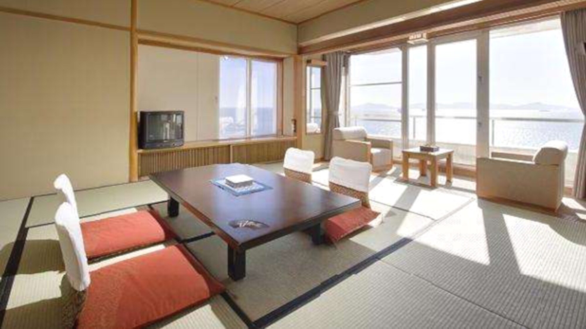 [Standard guest room] Japanese-style room with a view of the sea
