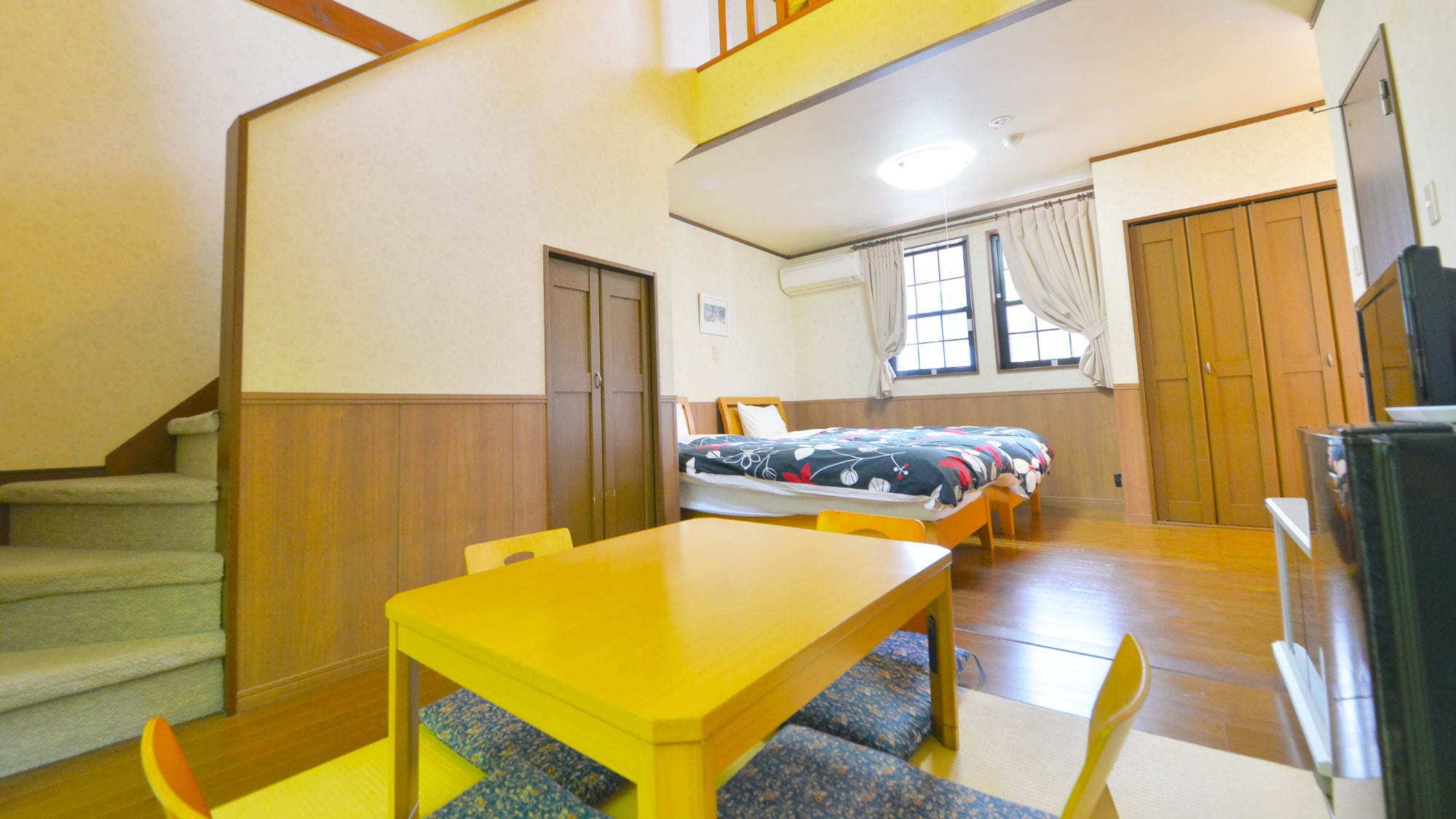 [Maisonette Japanese-Western room / Guest room with garden open-air bath] A Japanese-Western room type where you can relax on both tatami mats and a bed.
