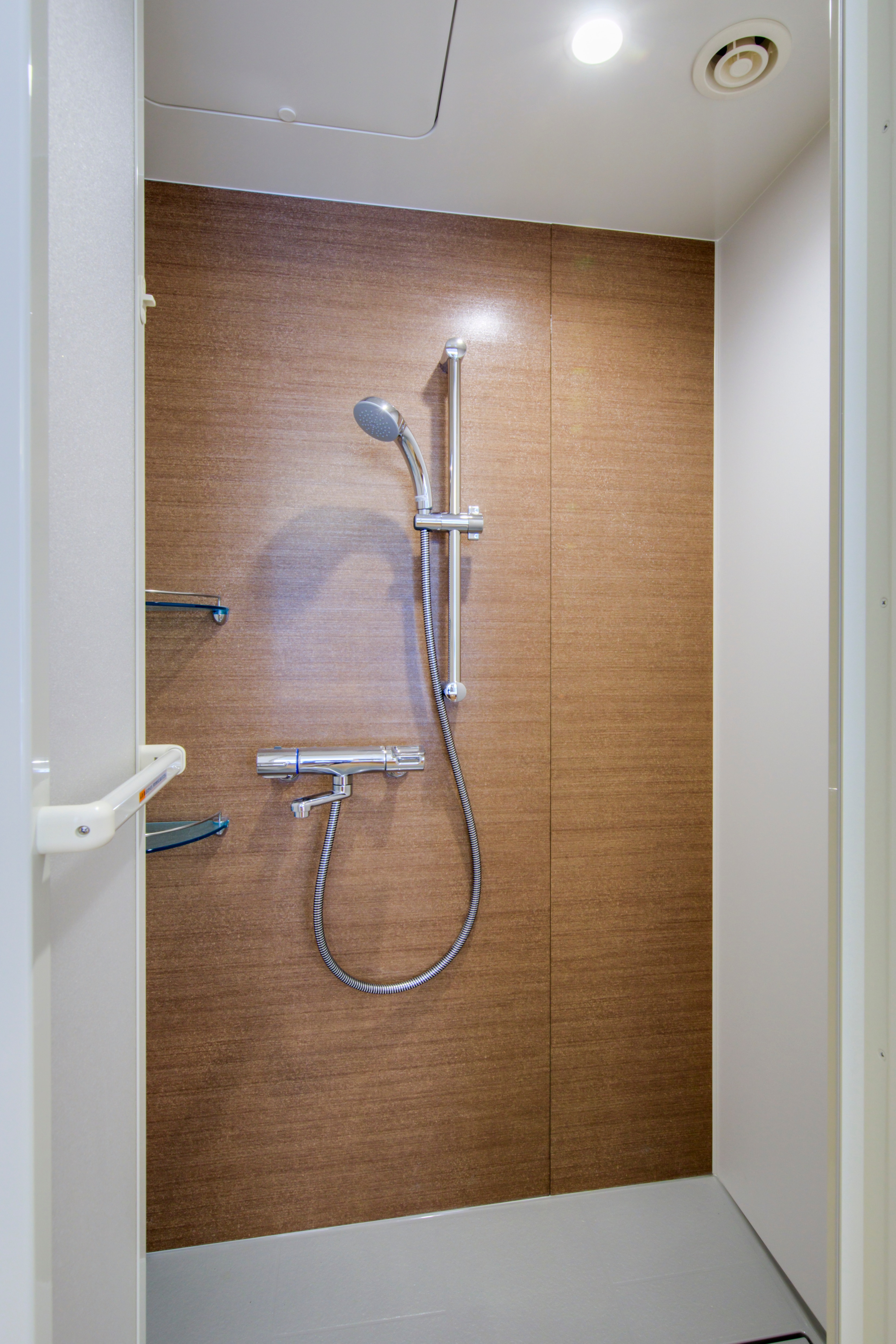 Bilik Mandi Kamar Double Halaman AQUA SQUARE