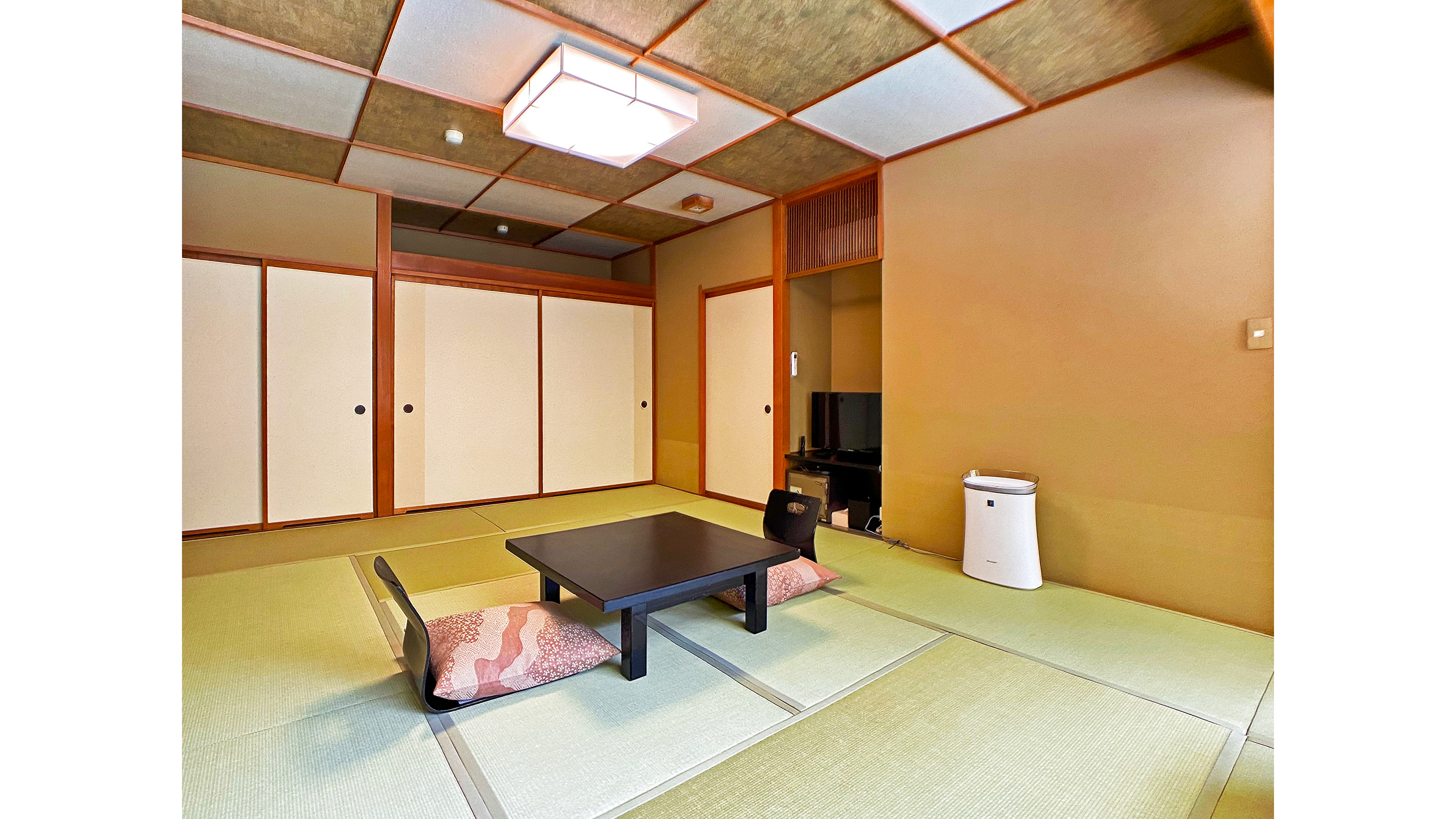 Corner room Japanese style room 14 tatami mats (with bath and toilet) Non-smoking