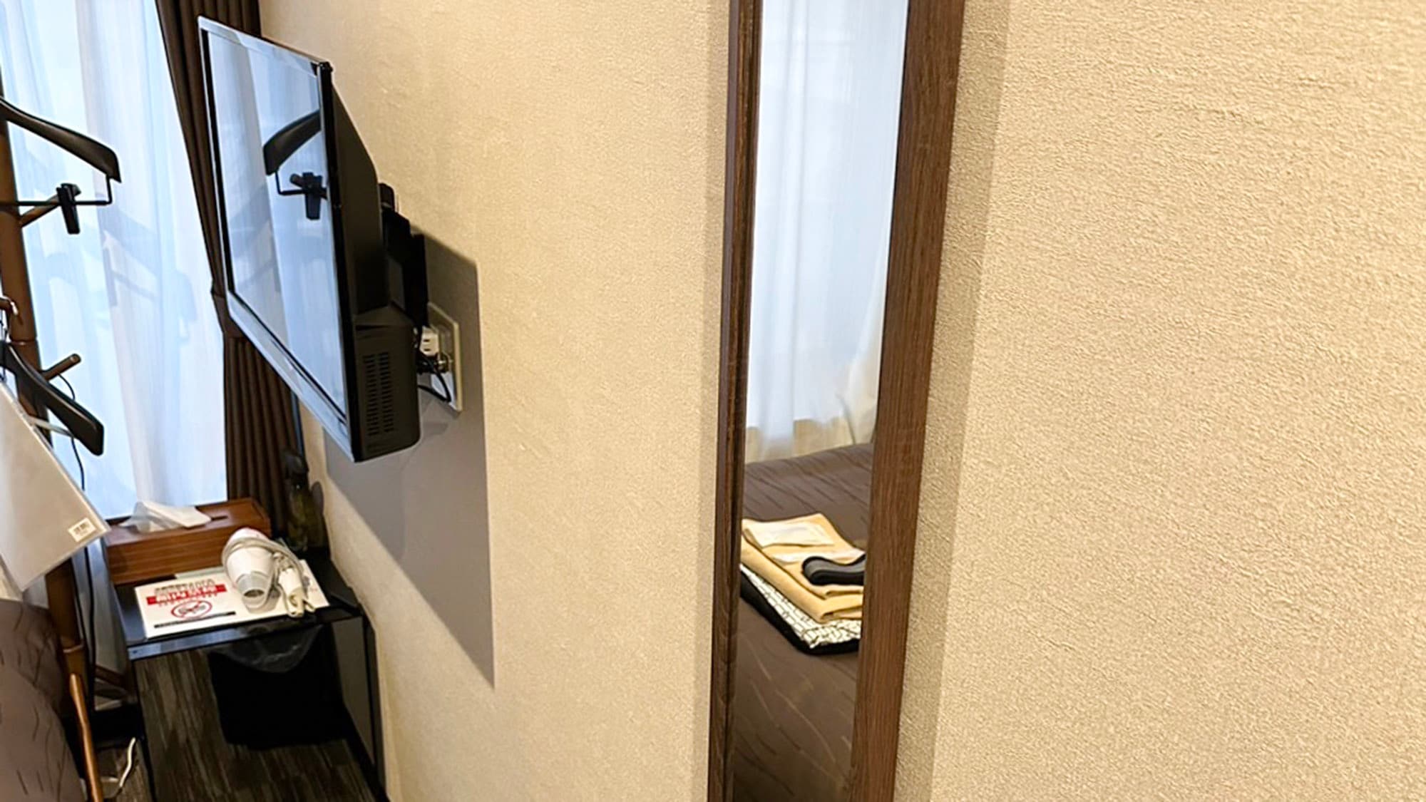 ・【單人房】設有全身鏡，請在出門前檢查一下自己的儀容。