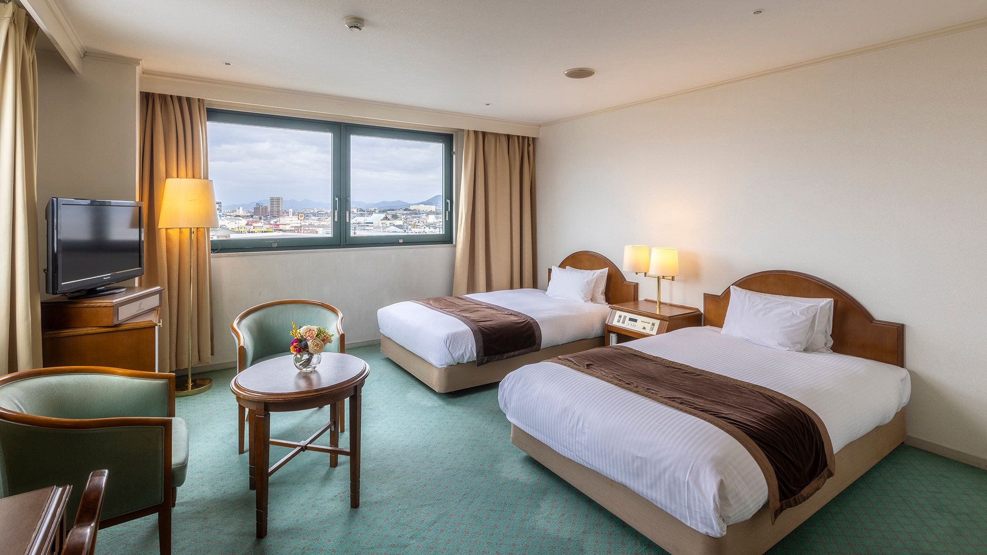 [Standard: Twin] Image is an example of a guest room