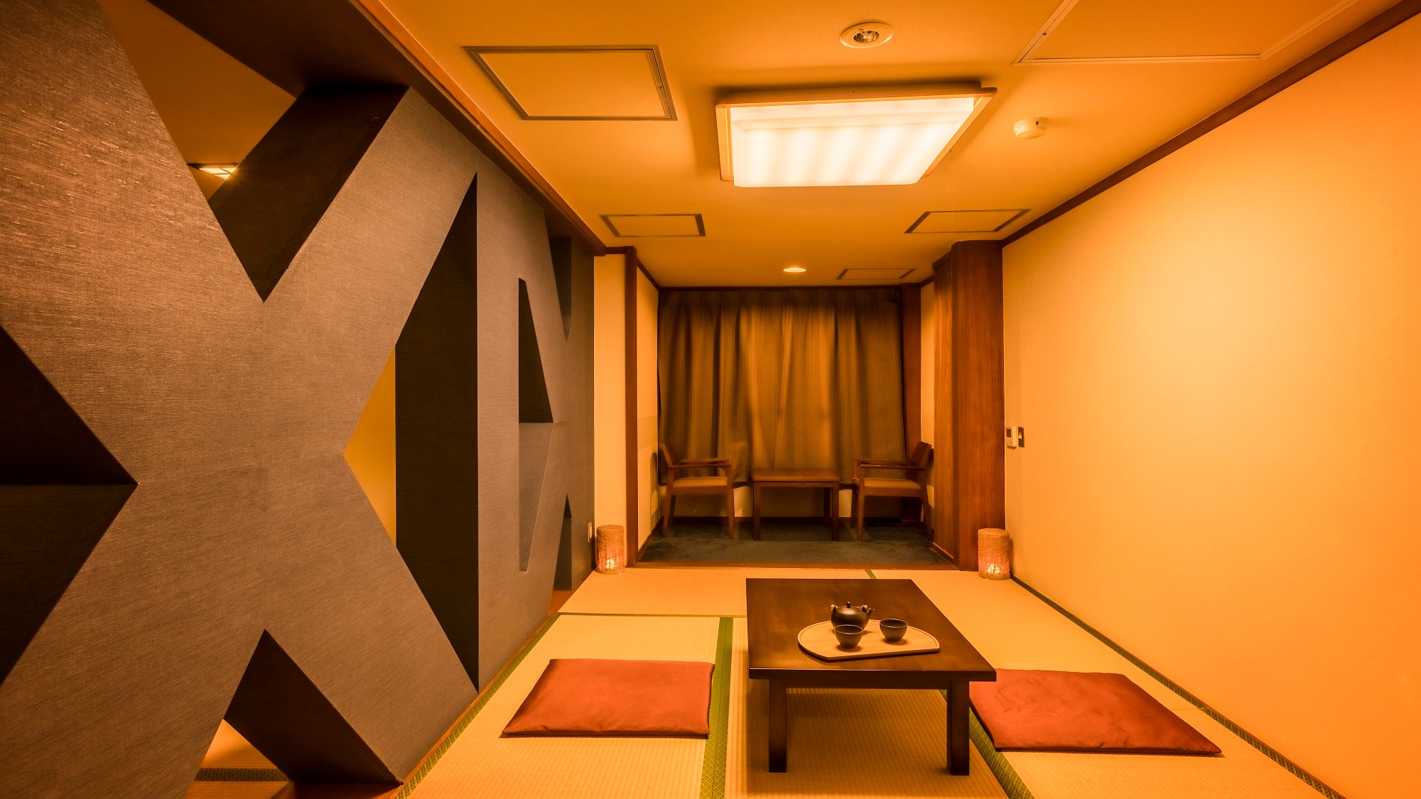 Standard Japanese-style room (with indoor pillars) *Example of guest room