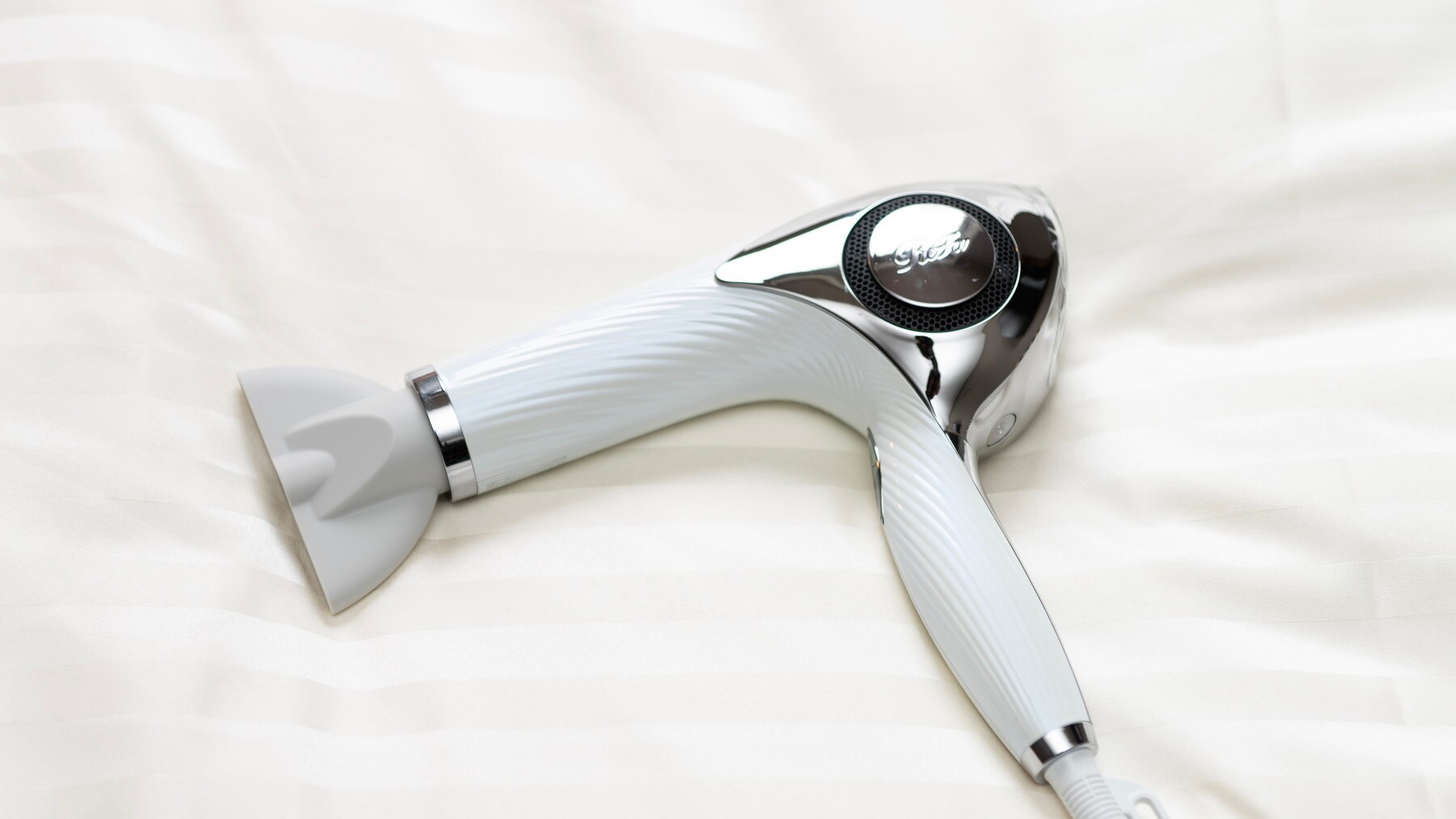 The ReFa Beauty Dryer creates moist and soft rare hair
