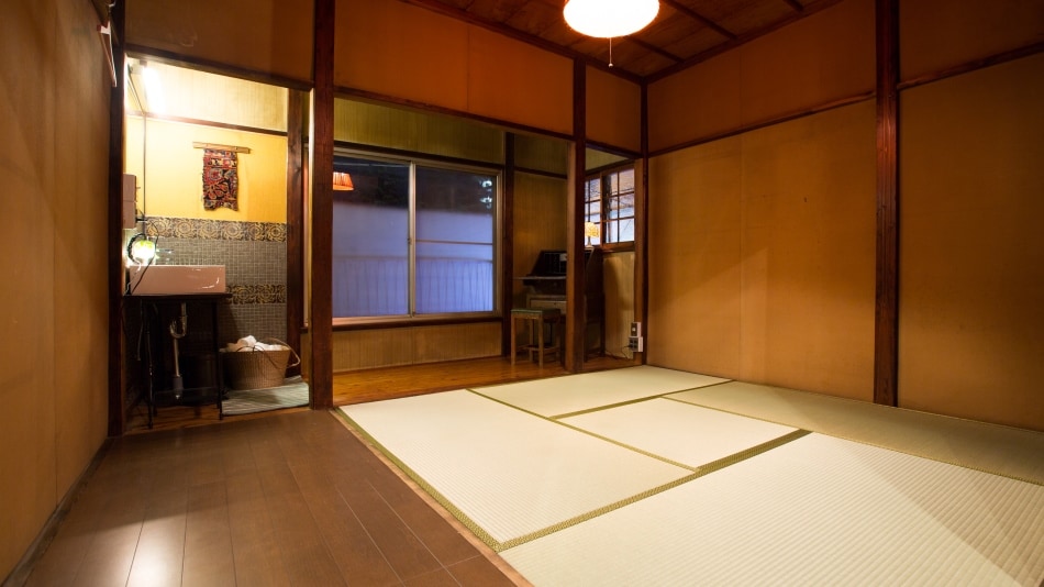 2nd floor bedroom A