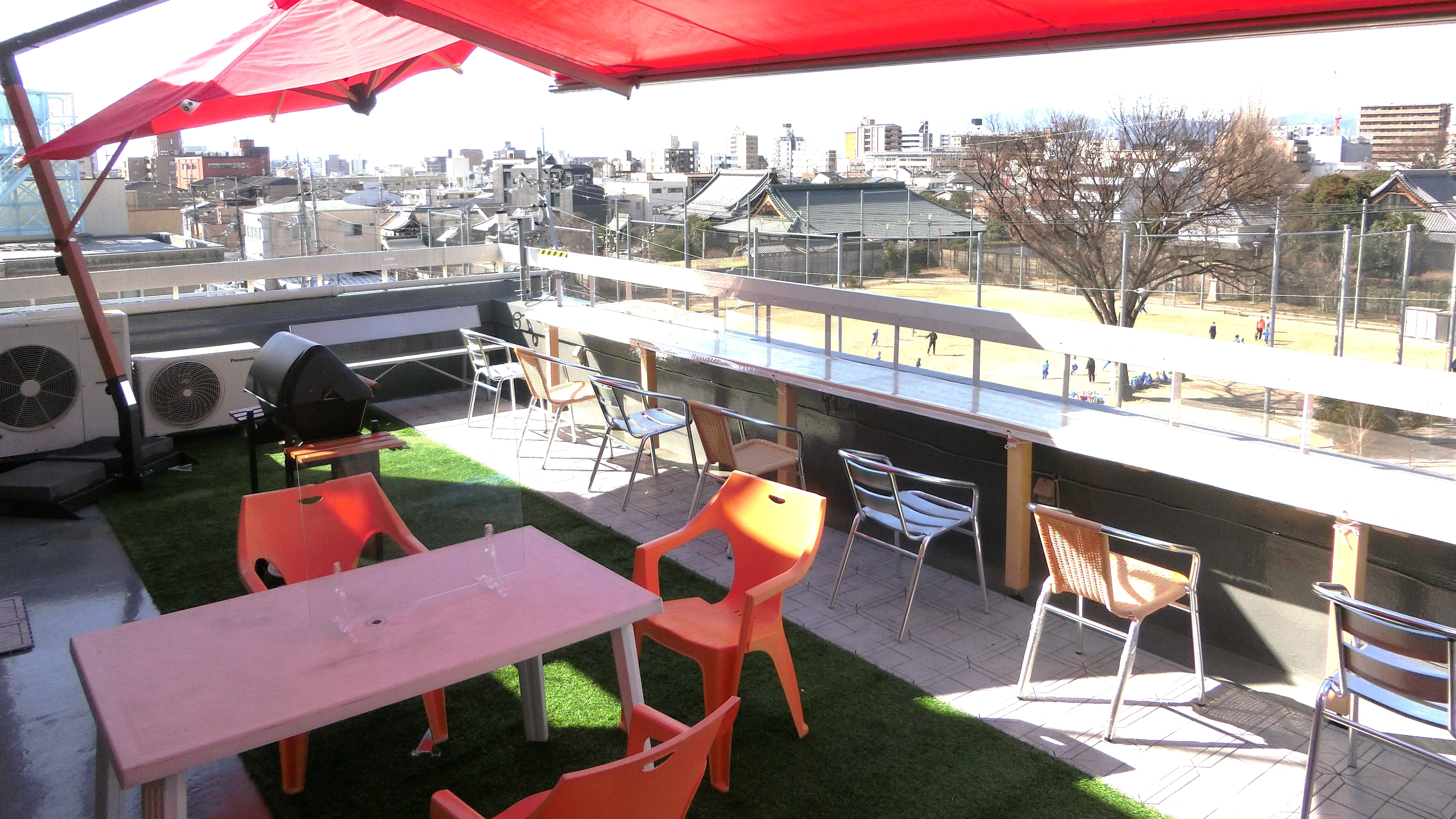 Balkon saat tenda didirikan
