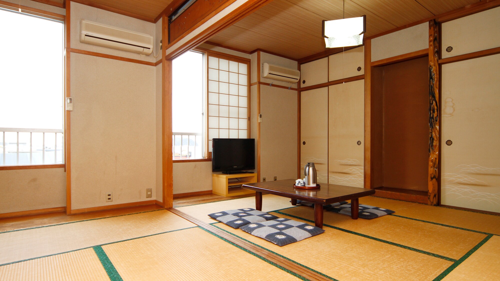 [Ruang bergaya Jepang 12 tatami]