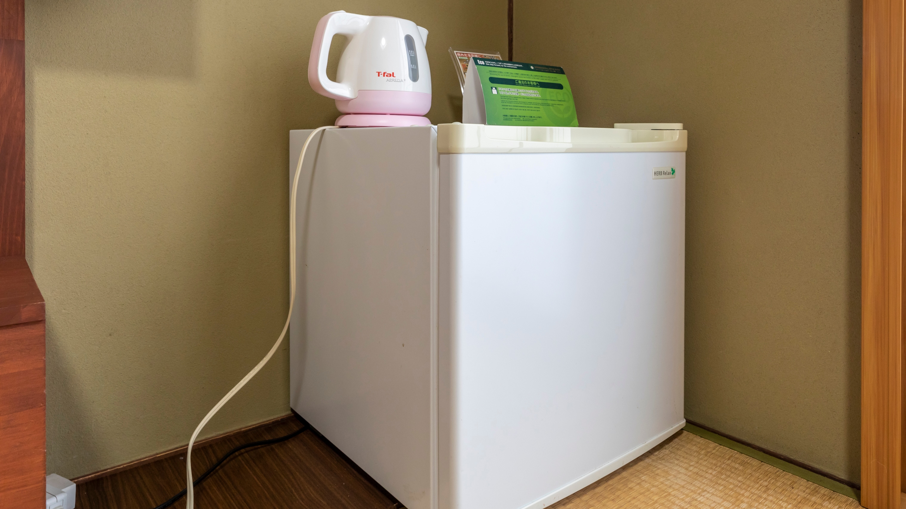 [Non-smoking] Japanese-style room for 1-2 people (no bath or toilet)