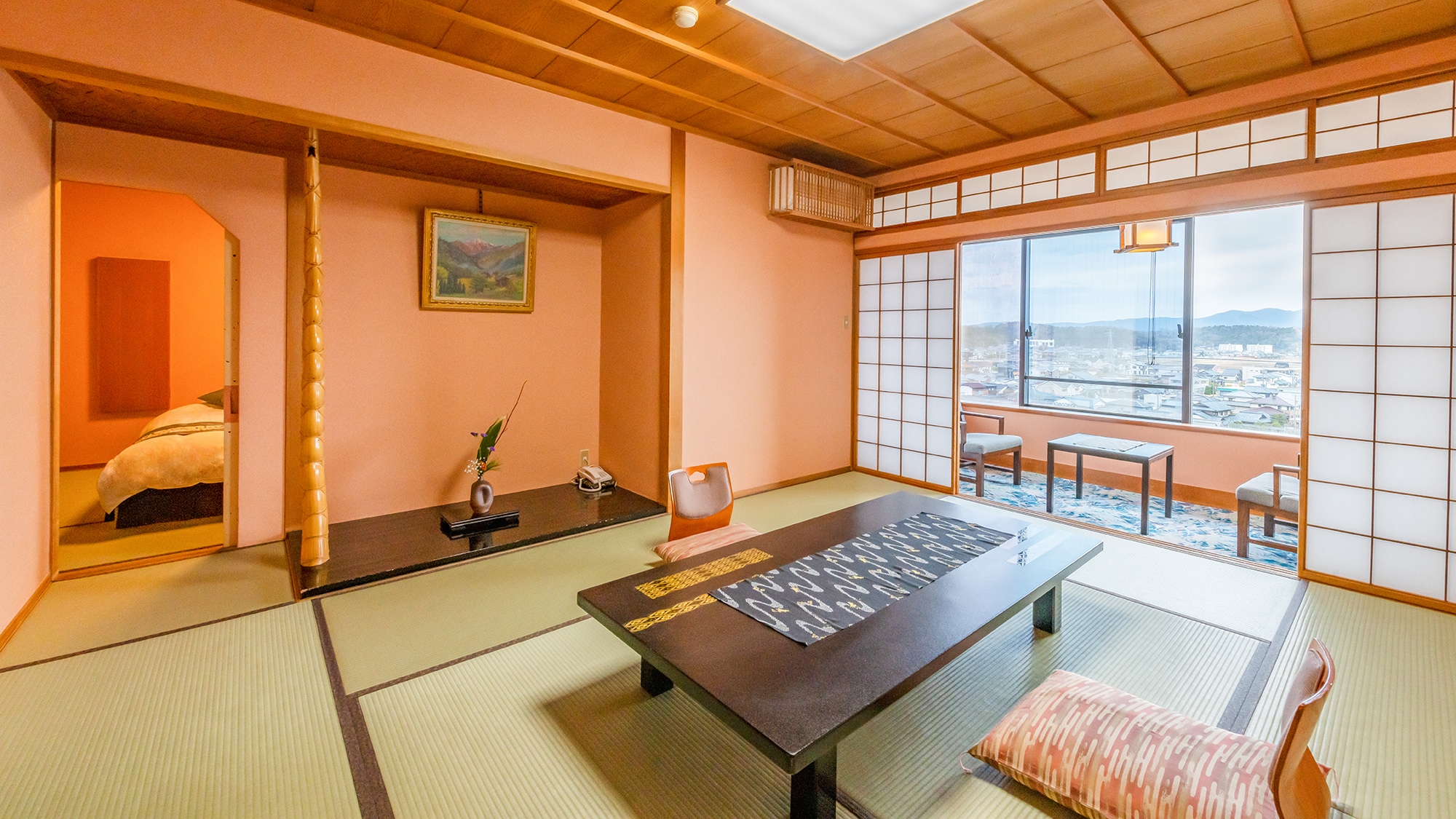 [Main building Jyuraku wing top floor] Japanese-style room (with bed)