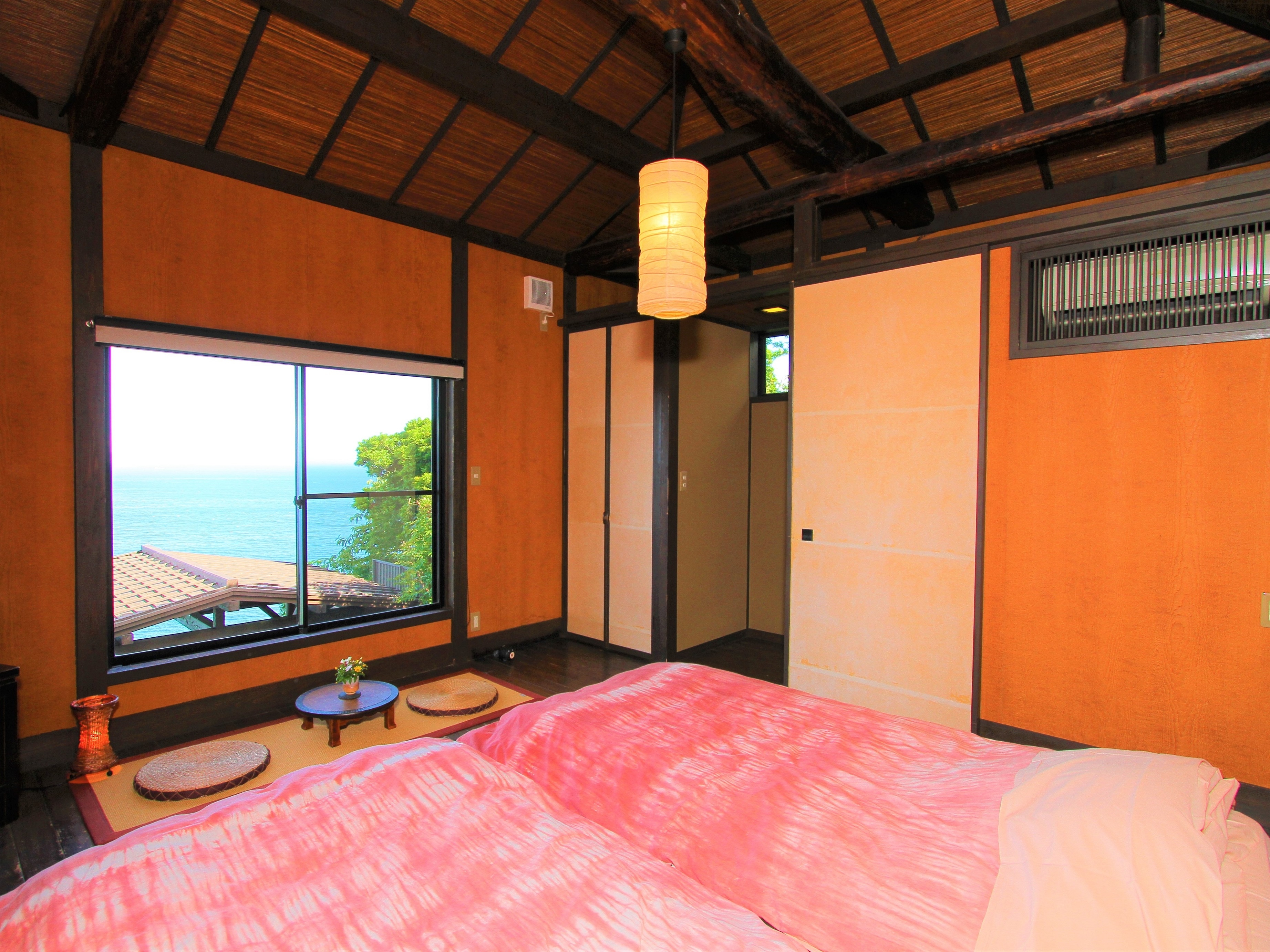 [Nhà biệt lập tầng 2] Phòng ngủ sàn gỗ theo phong cách Nhật Bản, trải 8 tấm chiếu tatami