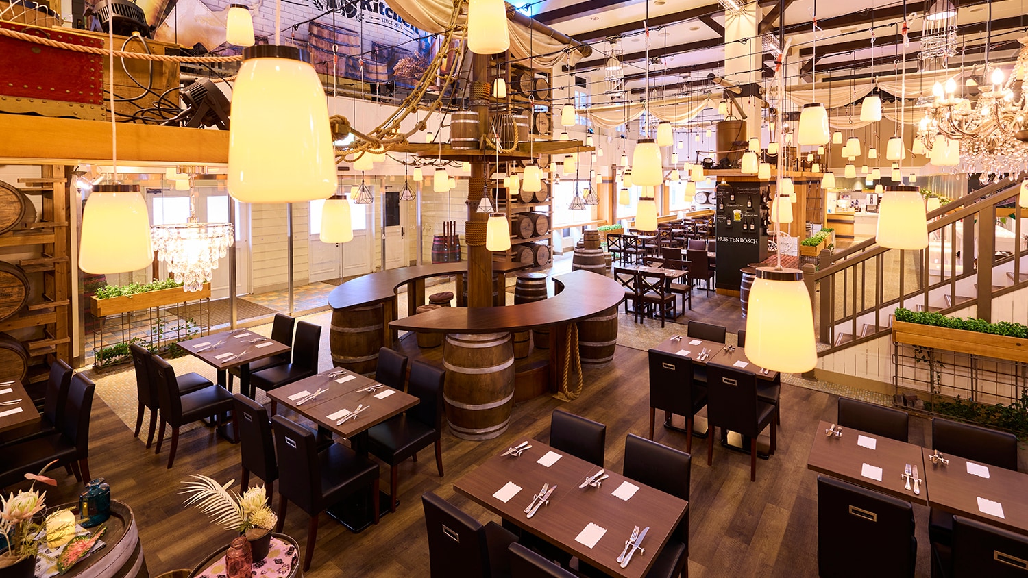 해변의 레스토랑 「베이사이드 키친」에서, 맛있고 즐겁게 뷔페를.