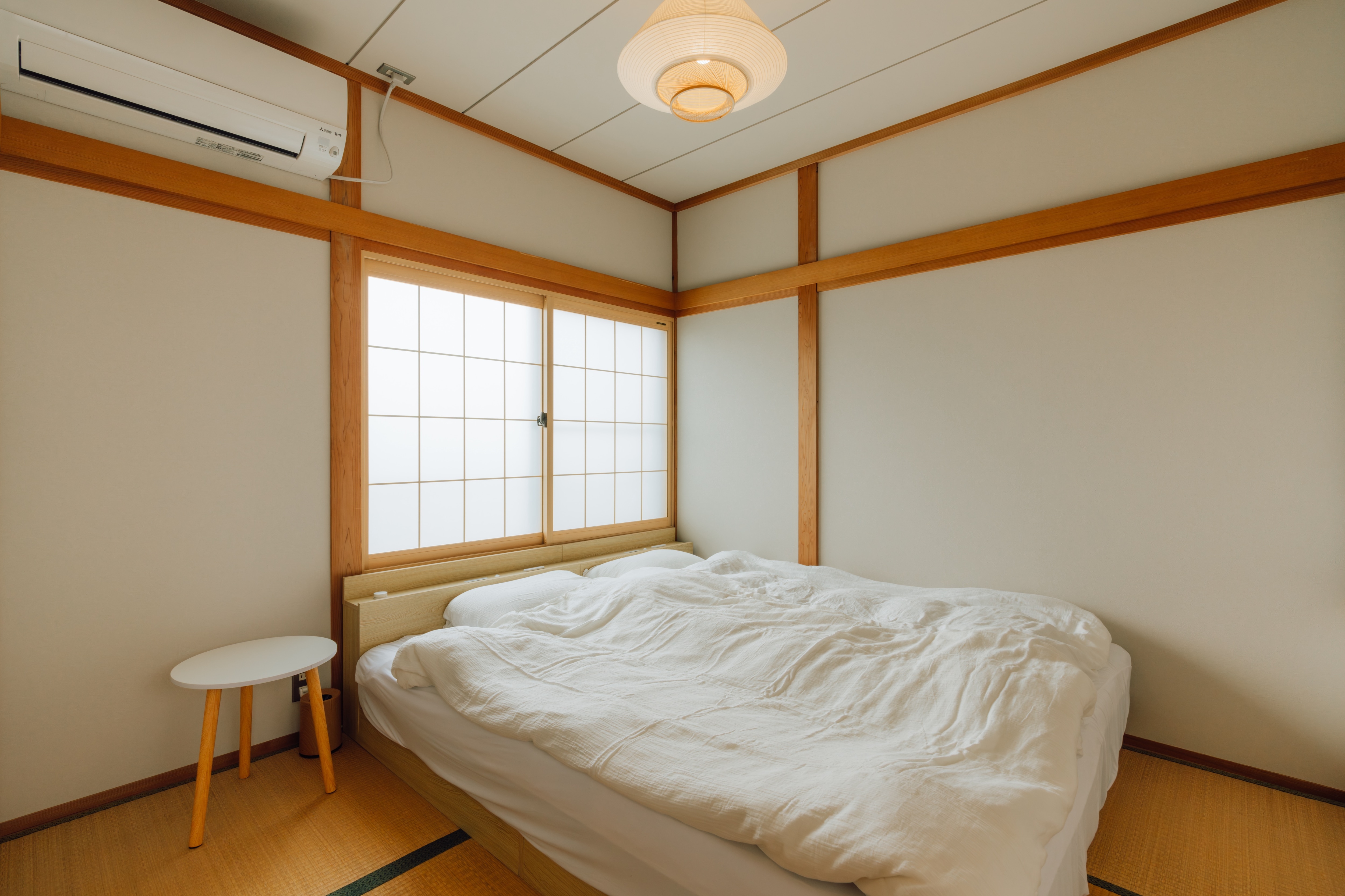 二樓，特大床