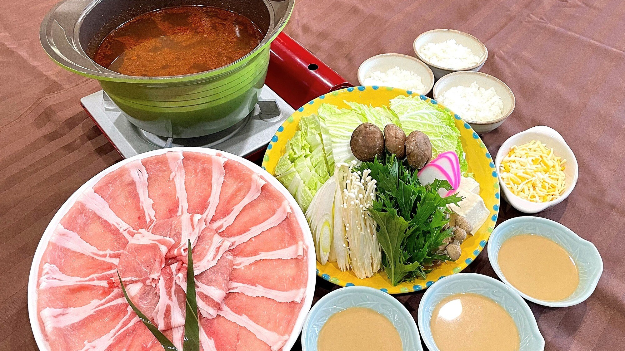 Miso shabu-shabu pedas ala hotpot (diakhiri dengan nasi dan keju)