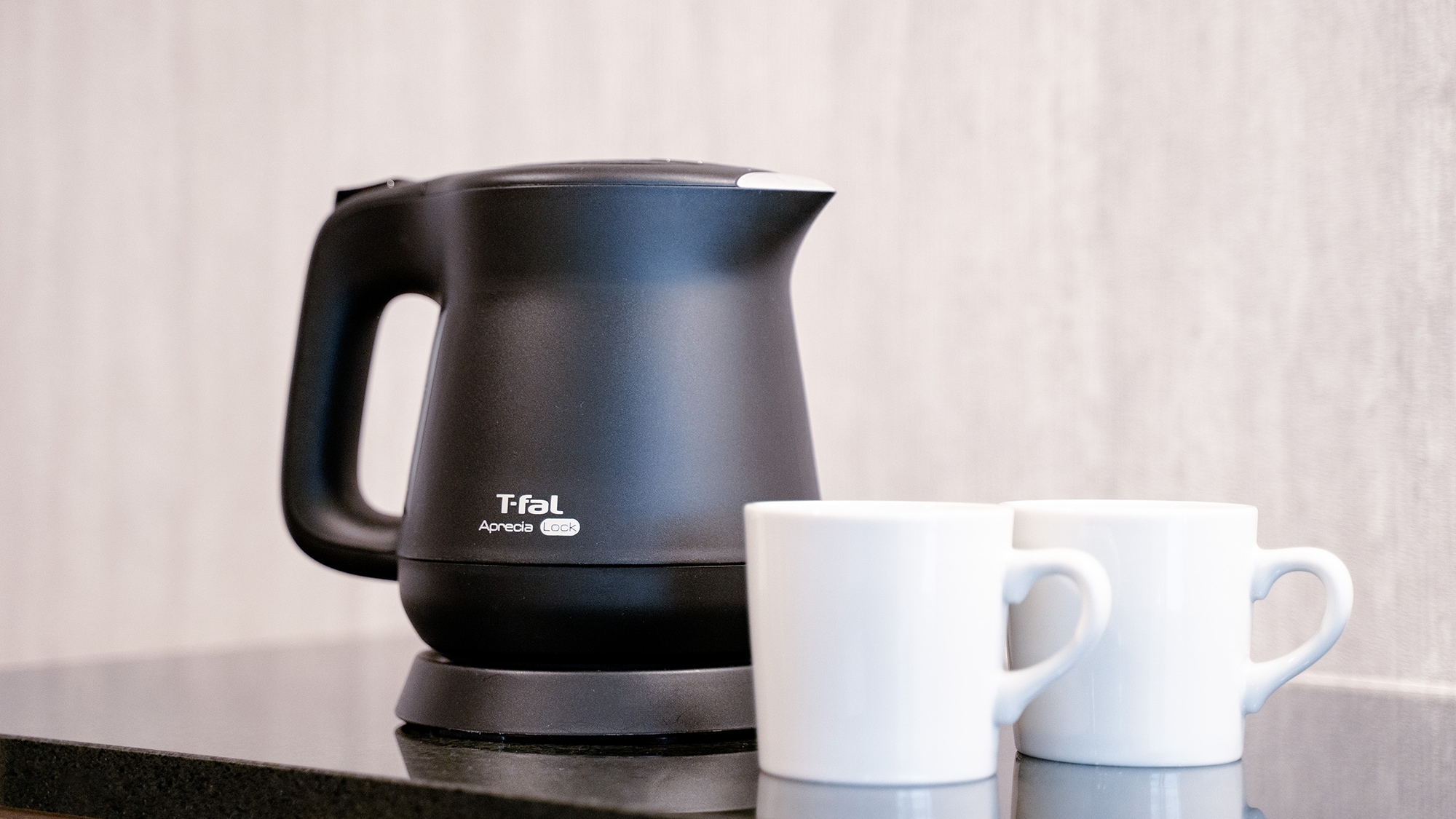 客室に備え付けのケトル